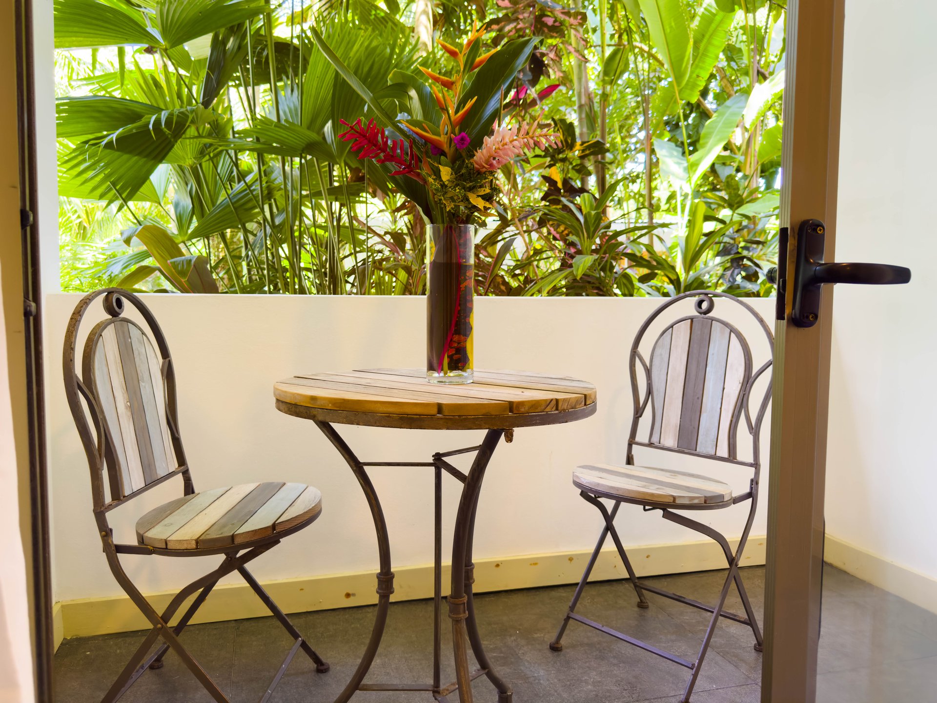 22 Unit Tropical Boutique Hotel steps from Manuel Antonio Park & Beach