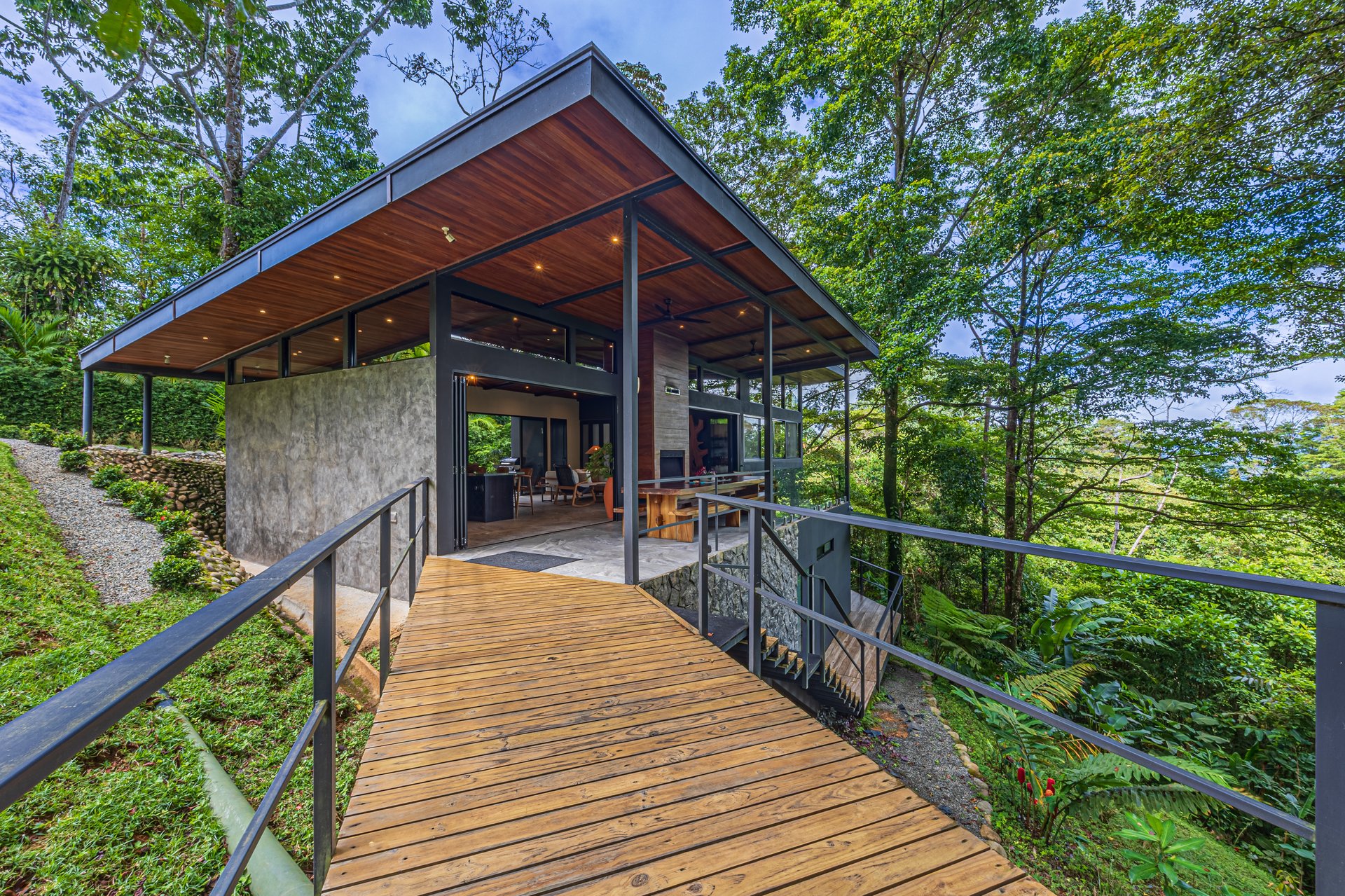 La Sombra Villas, Where Nature Meets Comfort in Tinamates!