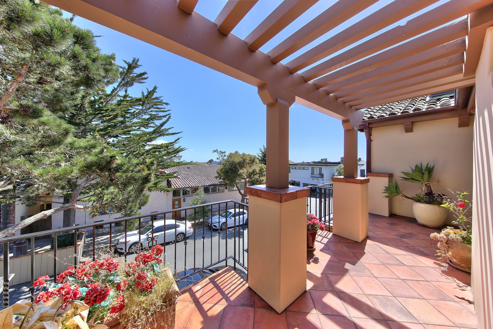 Carmel Penthouse - Luxury Rental