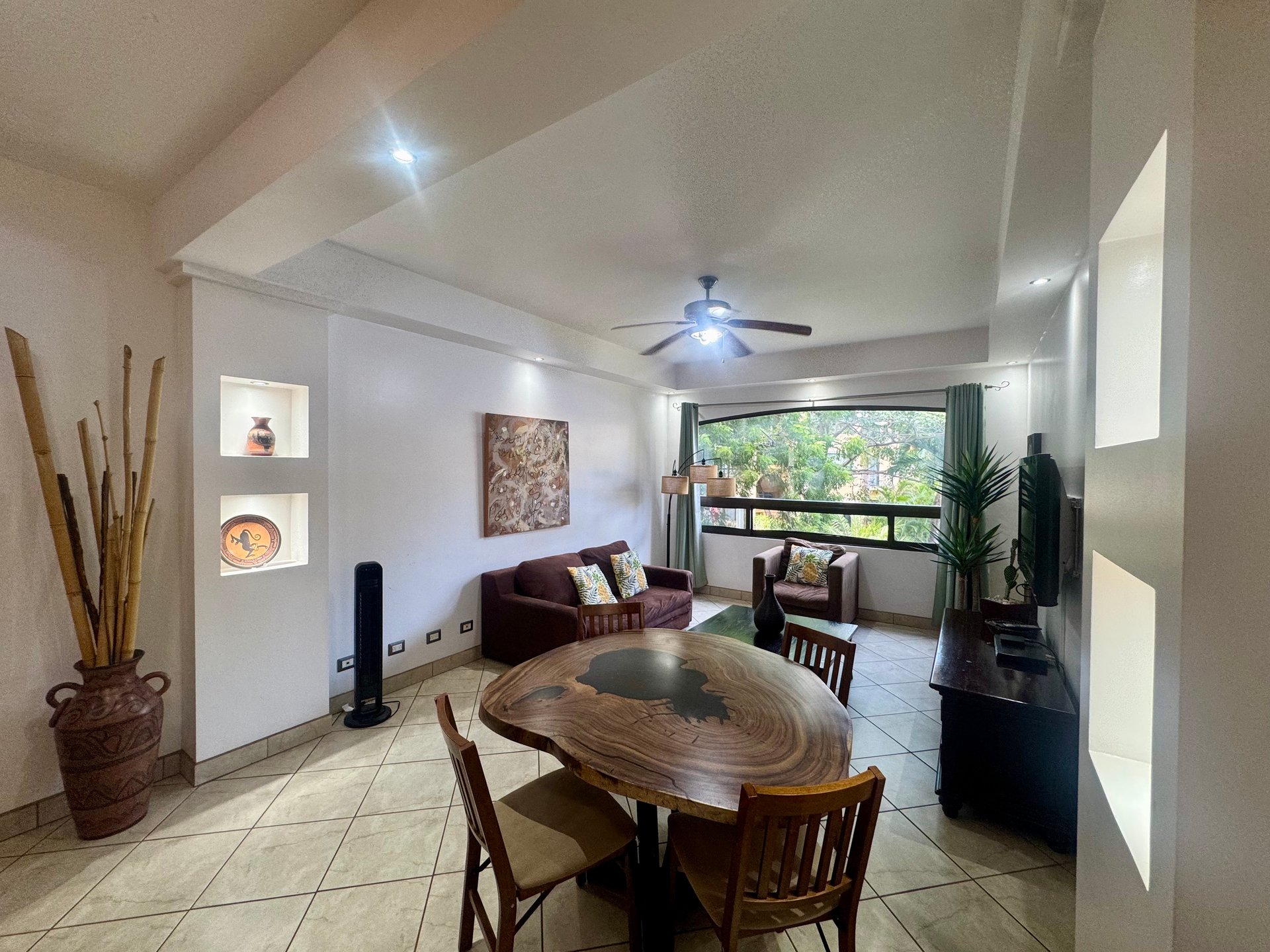 The Oaks 65: Comfortable 2BR Condo Near Tamarindo & Playa Grande