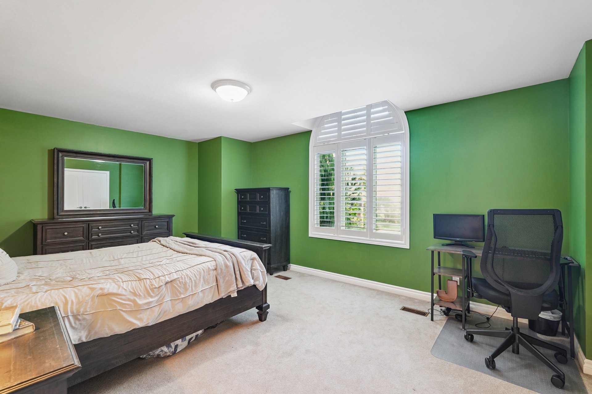 A Lifestyle Retreat in Prestigious Tyandaga Woods