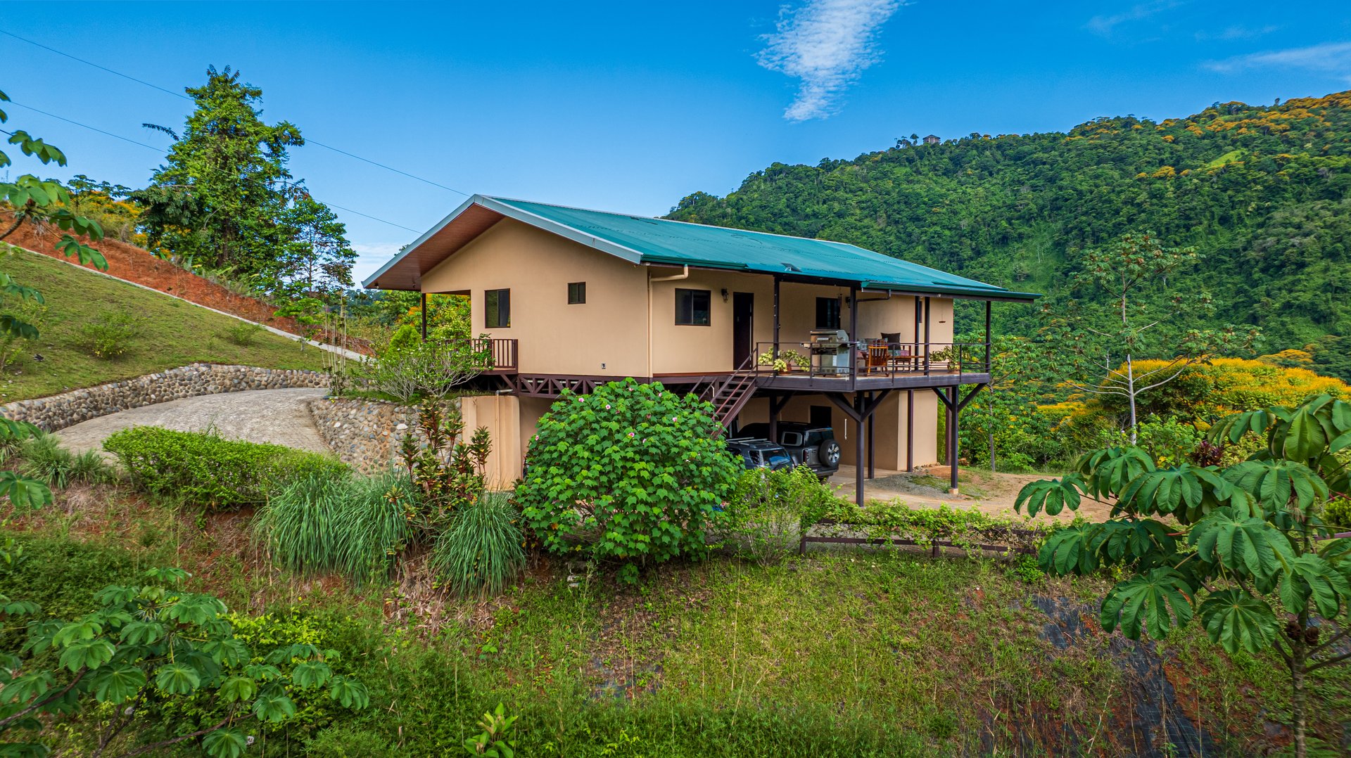 Mountain Farm & Homestead Opportunity in San Josecito, Costa Rica