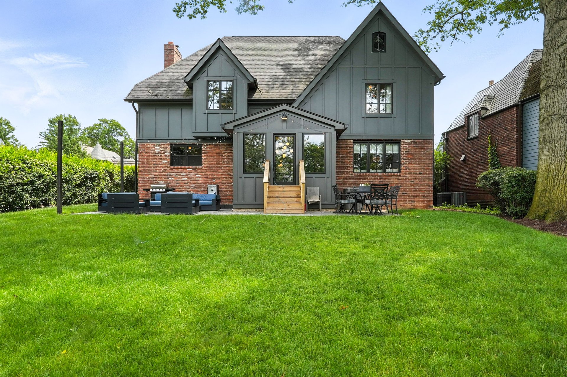 86 Standish Blvd