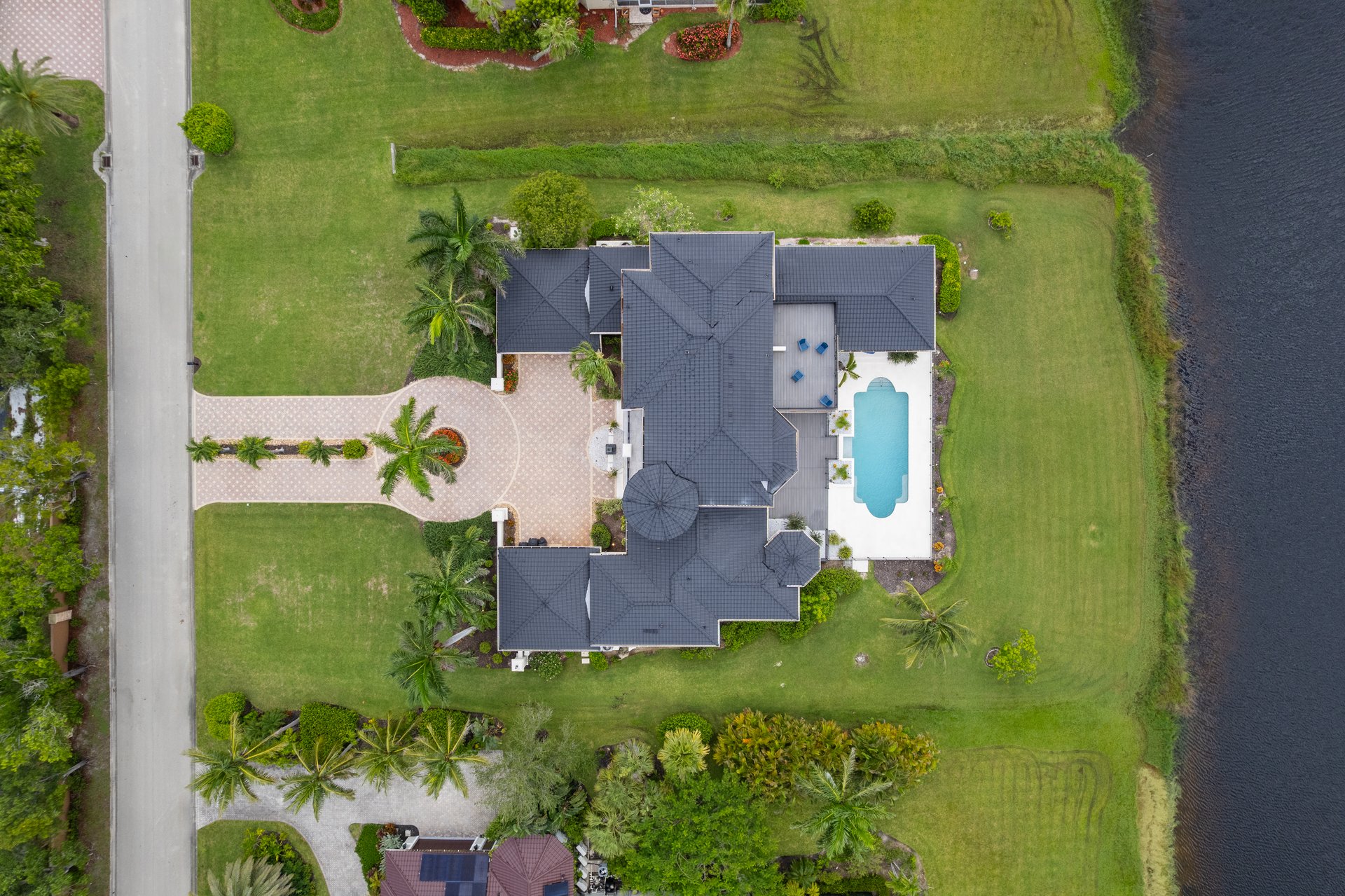 6921 Lake Devonwood Drive, Devonwood Estates 