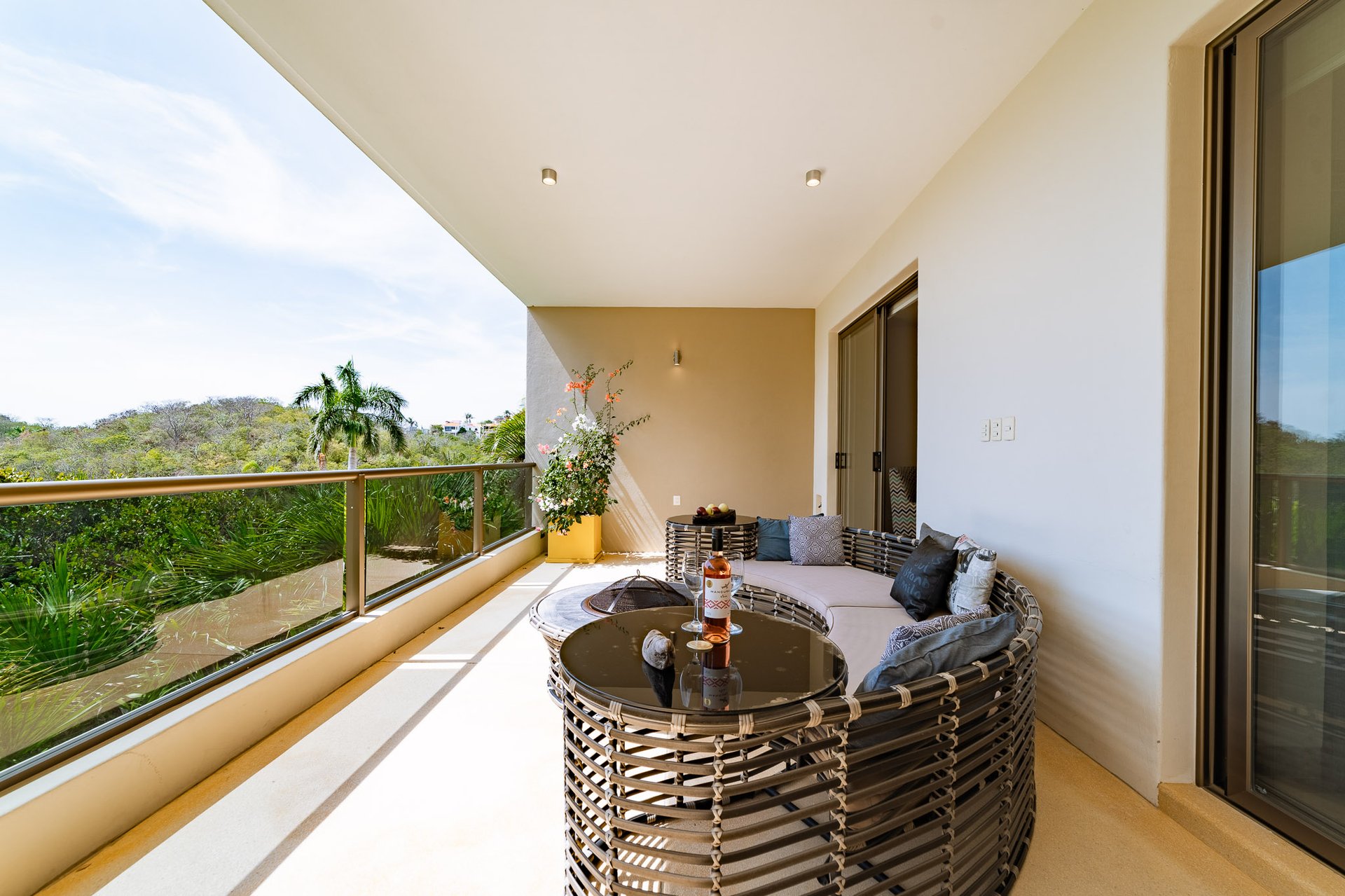 3 Bedroom, Condo, COSMO 8A-1