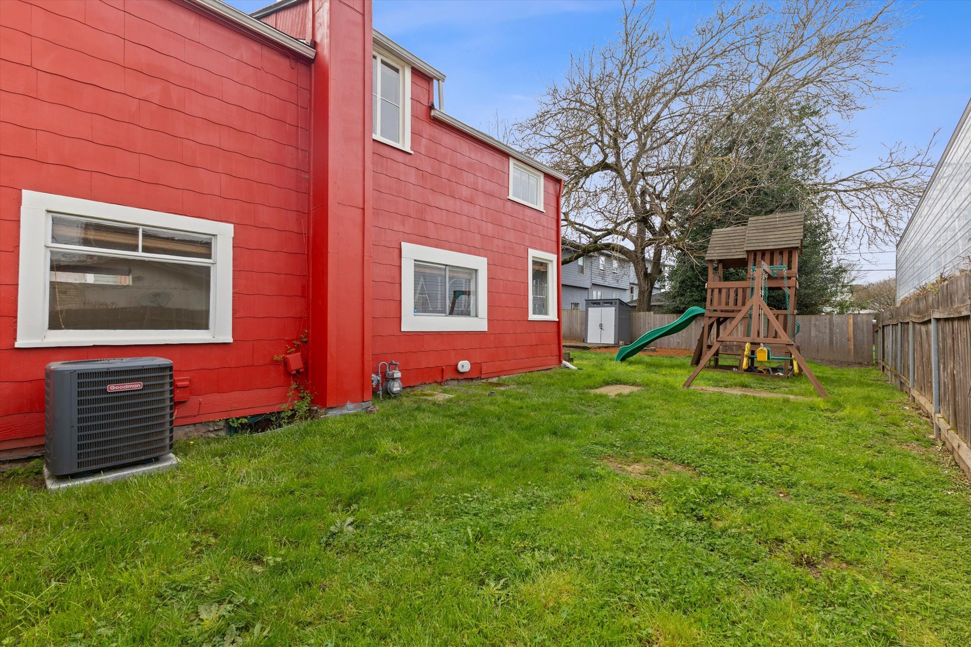 4805 NE 110th Ave