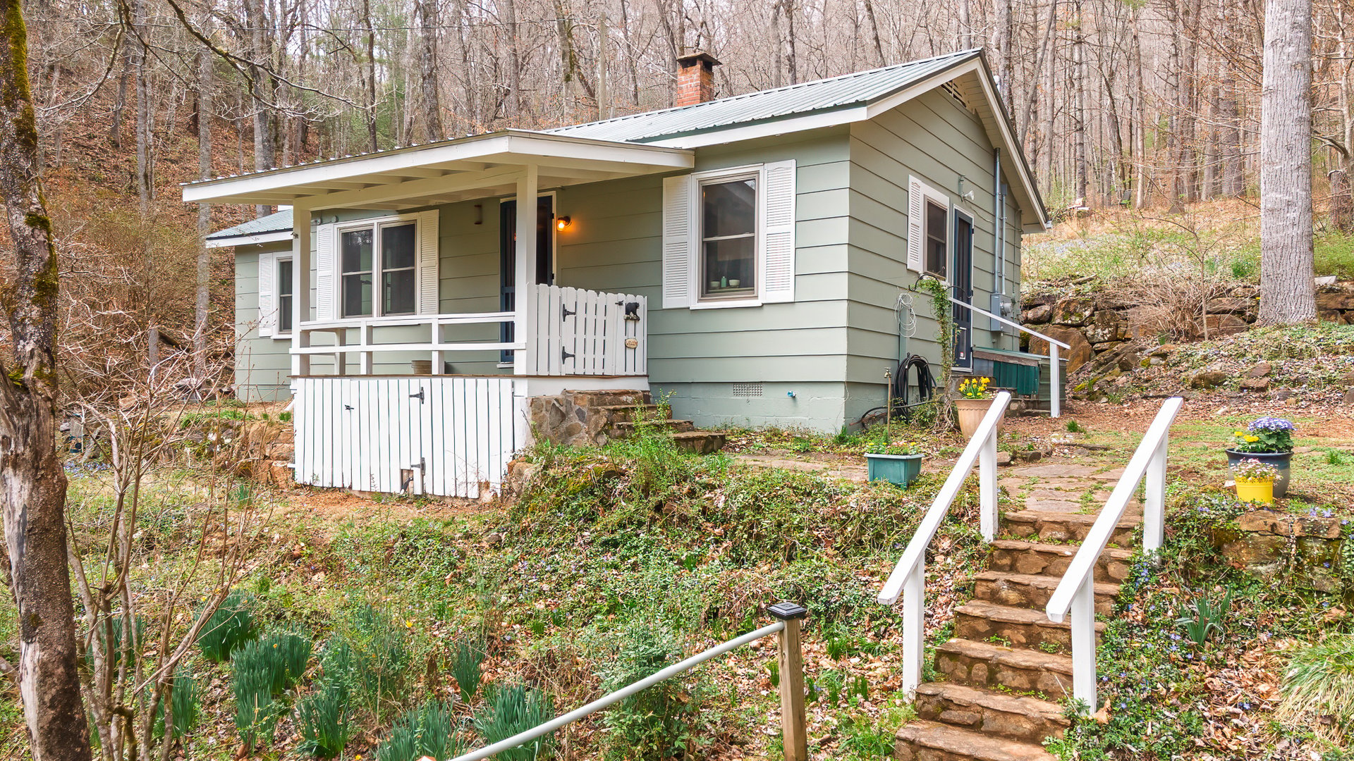 2035 Wayah Rd.