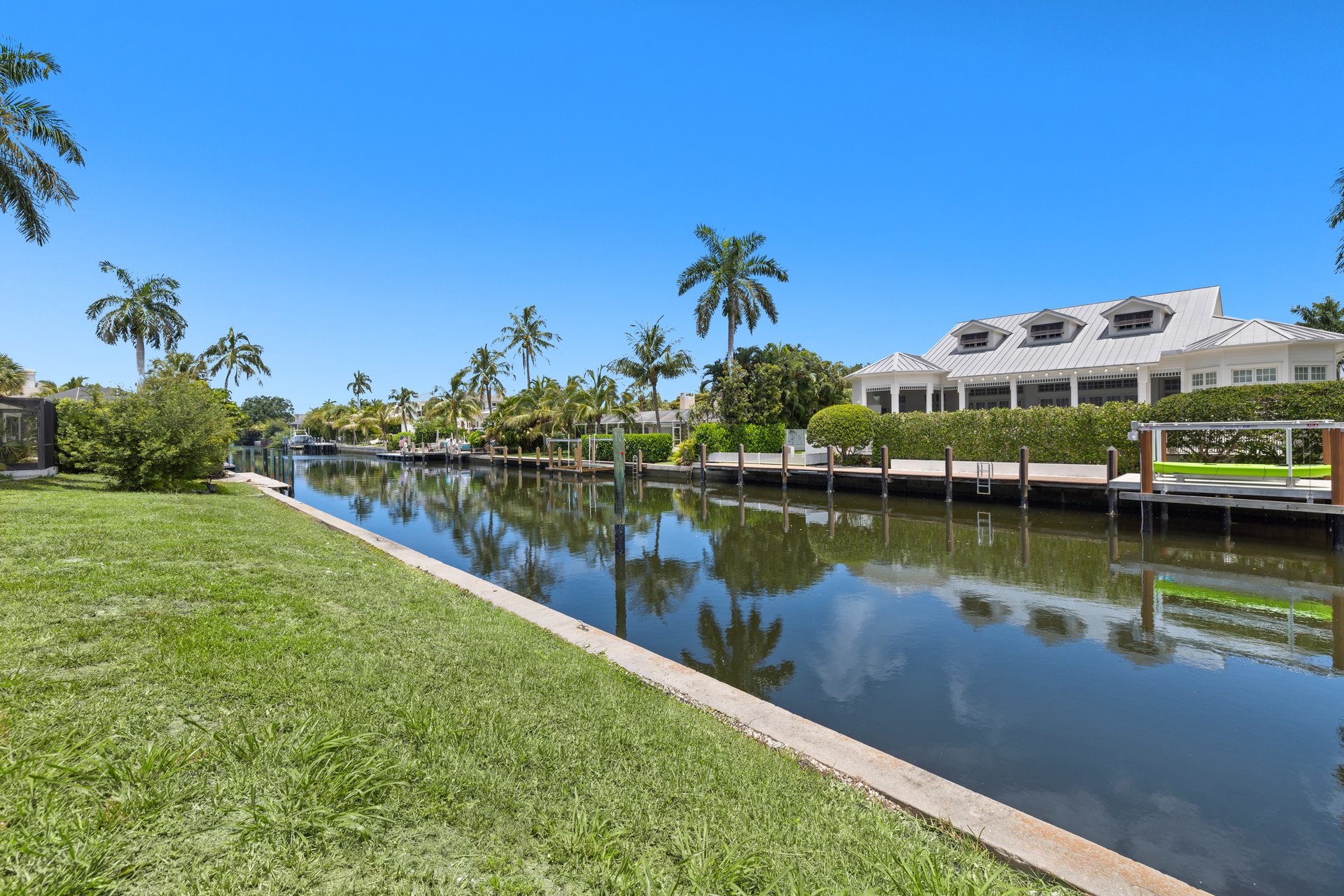AQUALANE SHORES