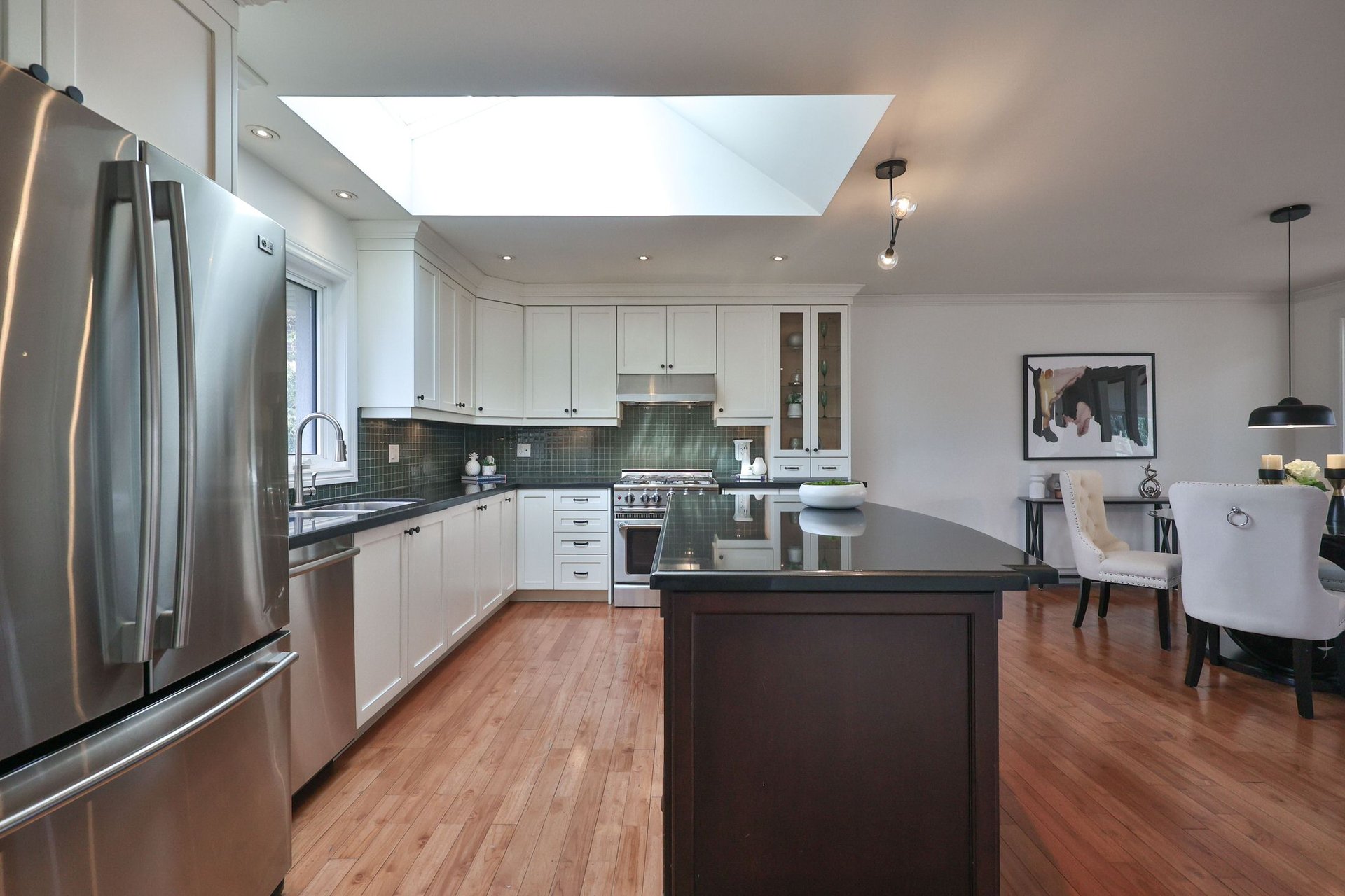 1439 Larchview Trail