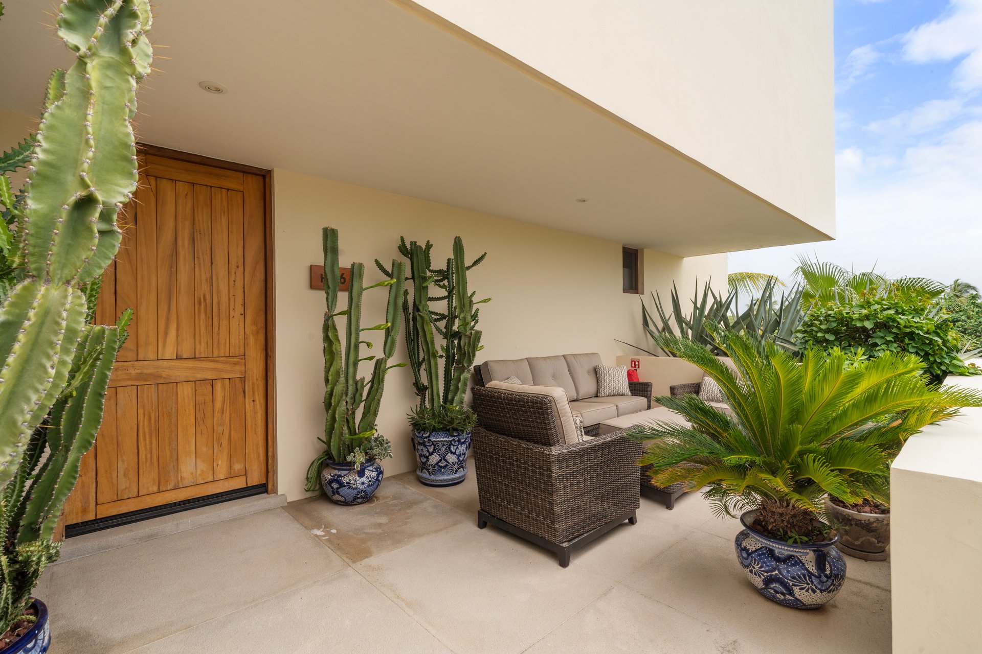 Marea Beachfront Villa H46