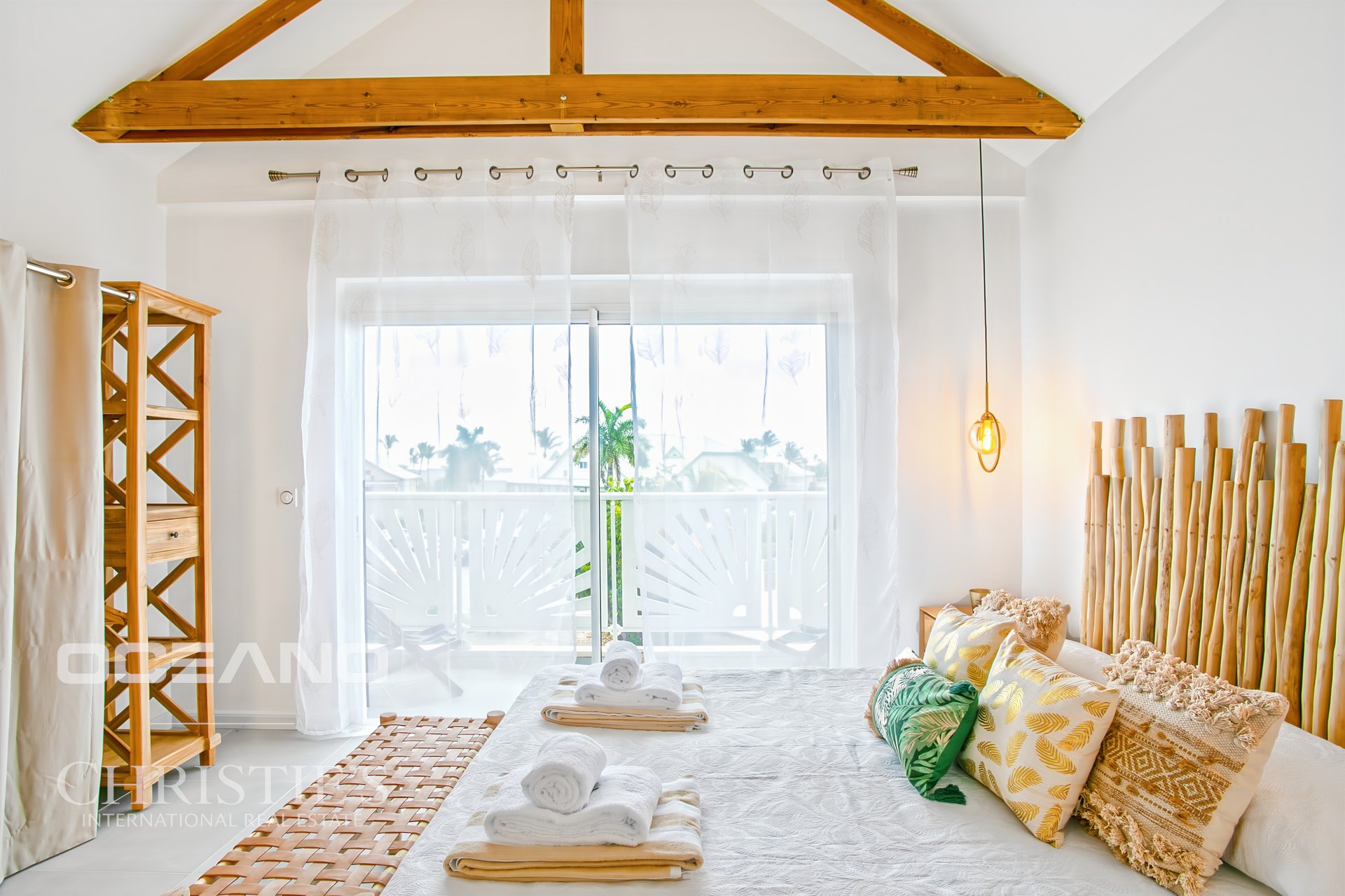 DUPLEX APARTMENT – ORIENT BAY | EXCLUSIVE LISTING
