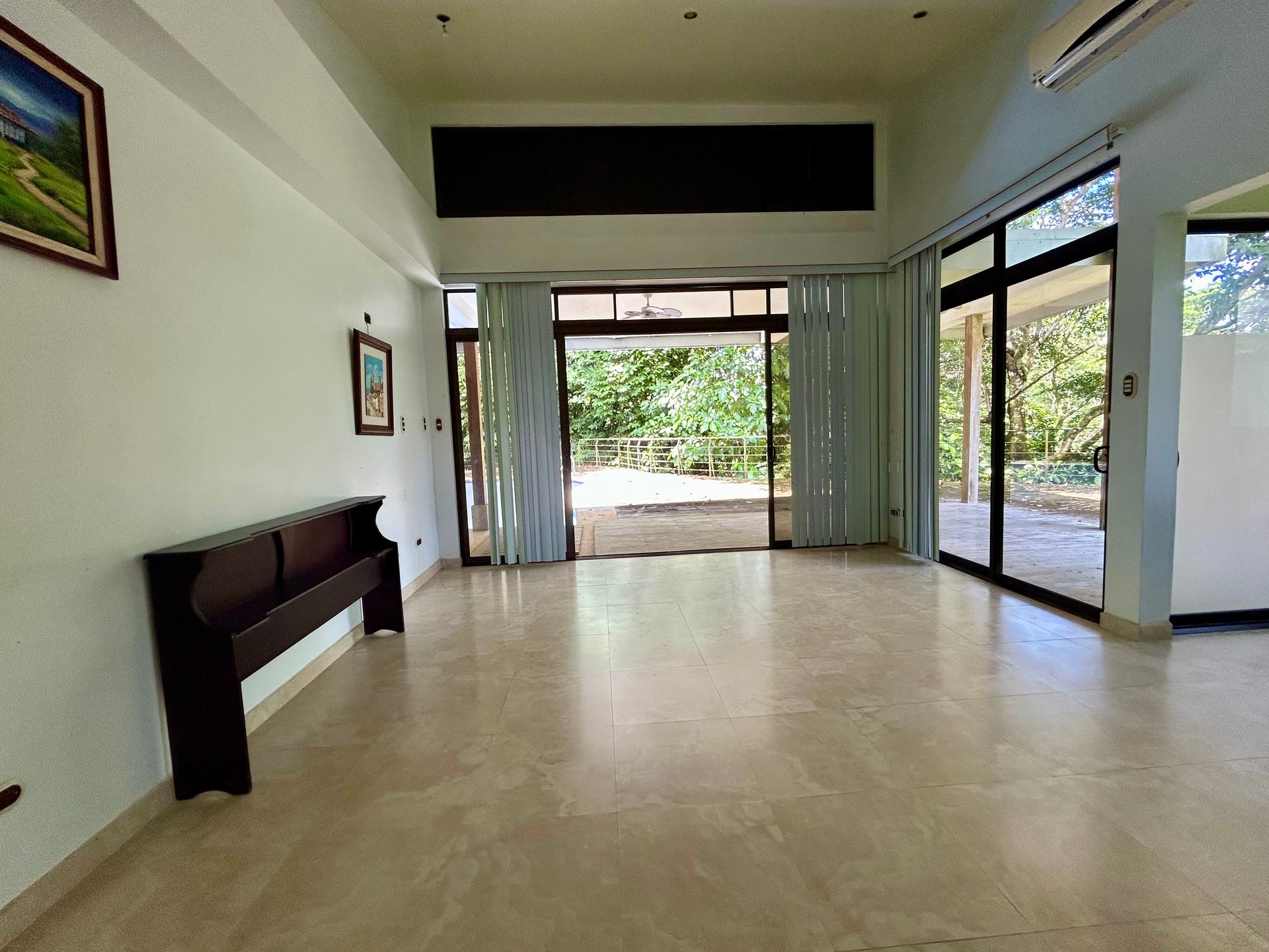 Fixer-Upper Home with an studio Office in Palmar Norte on a 7.58 Acres Property