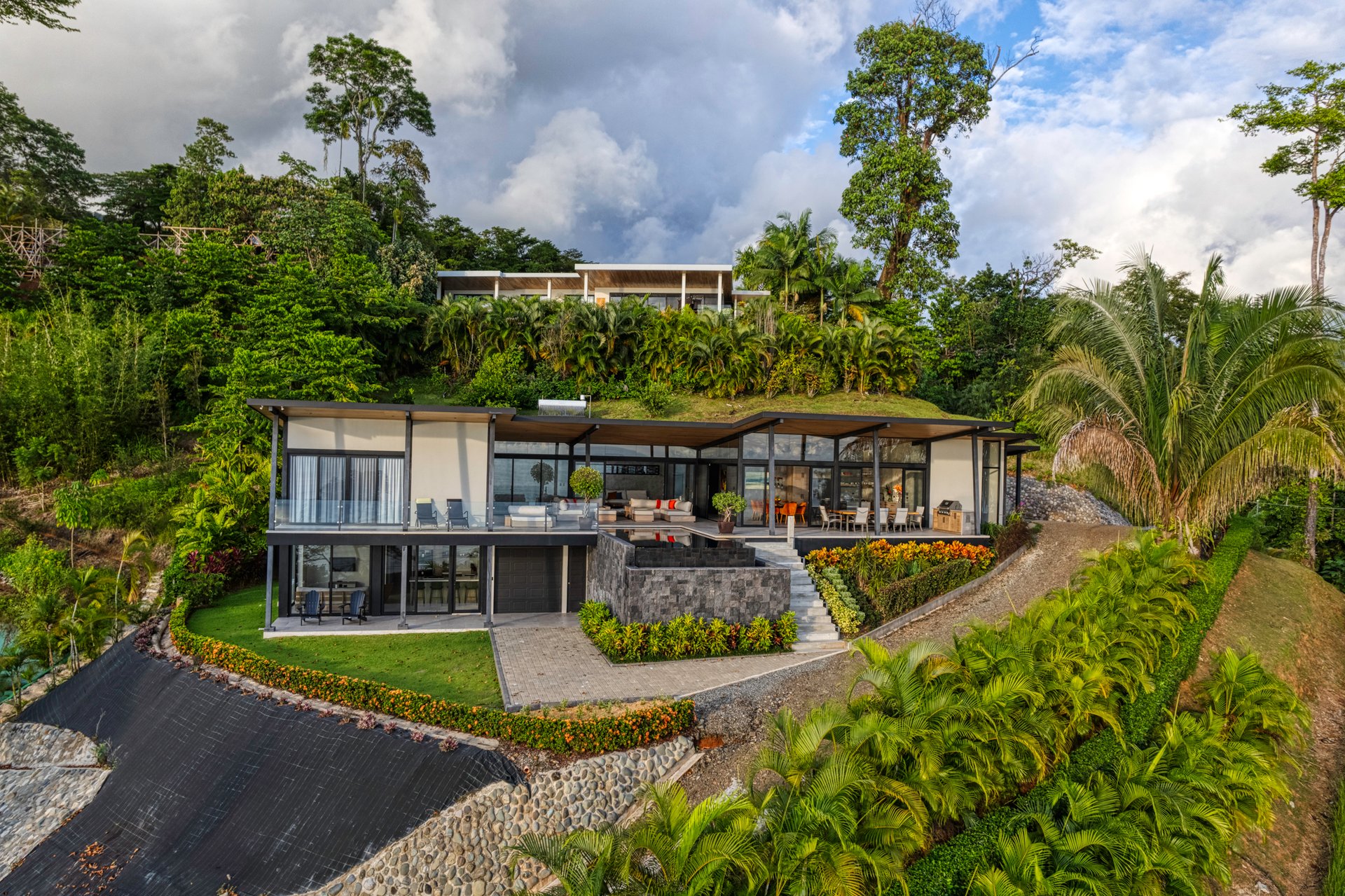 Hermosa Retreat Villa in the Heart of Costa Rica