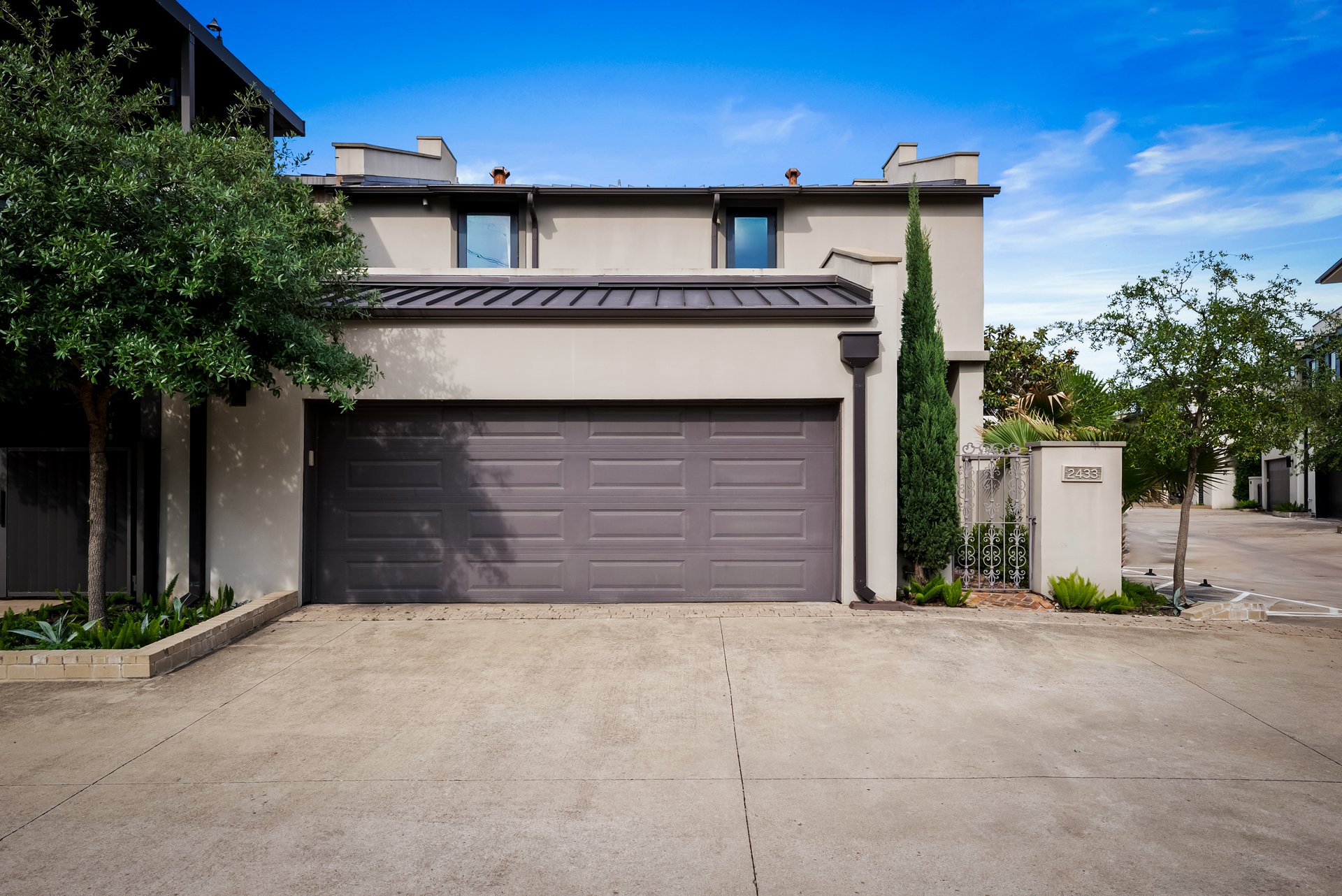 2433 Westlake Drive