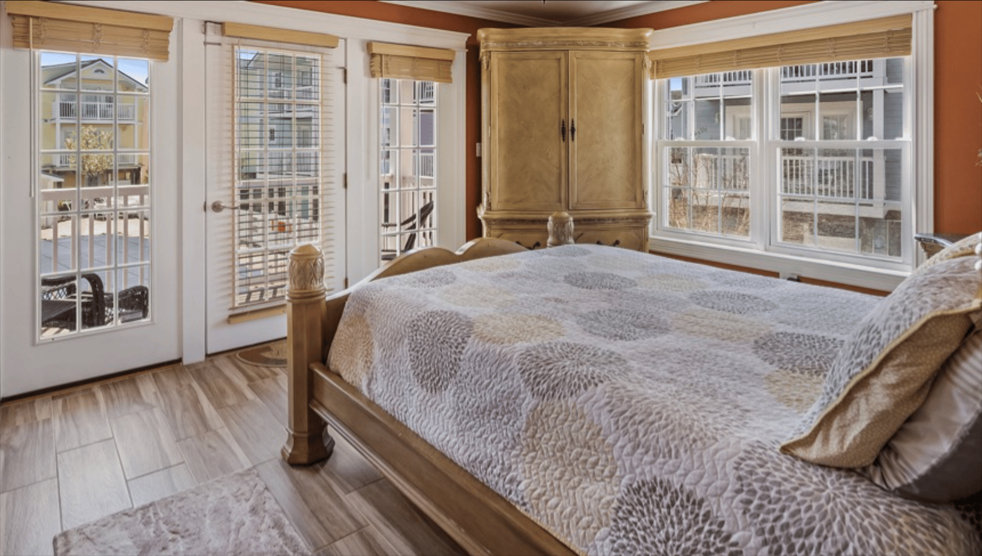 811 Bay Club Lane West, Beach Haven