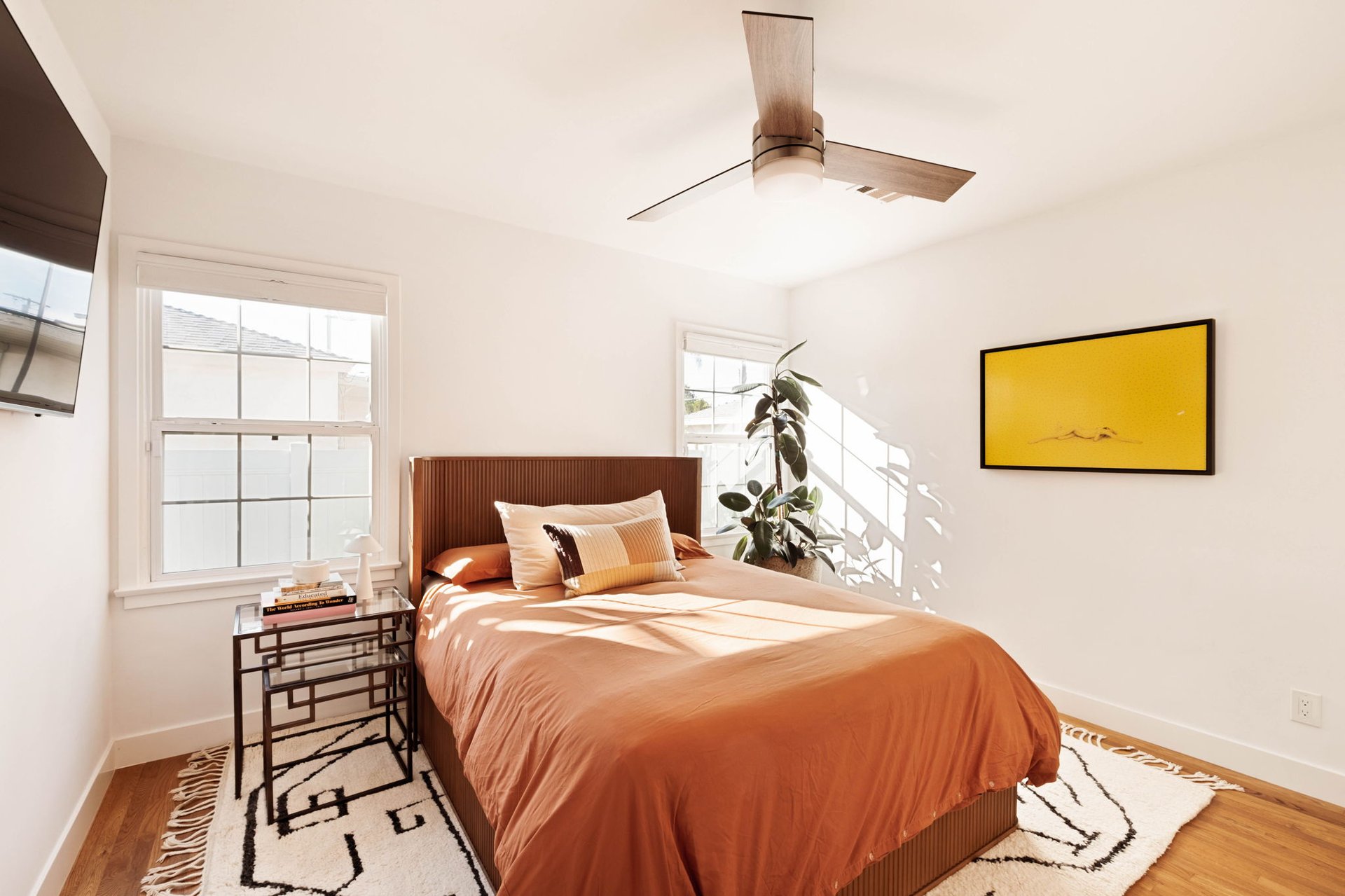 Effortless California Living in This Tarzana Ranch