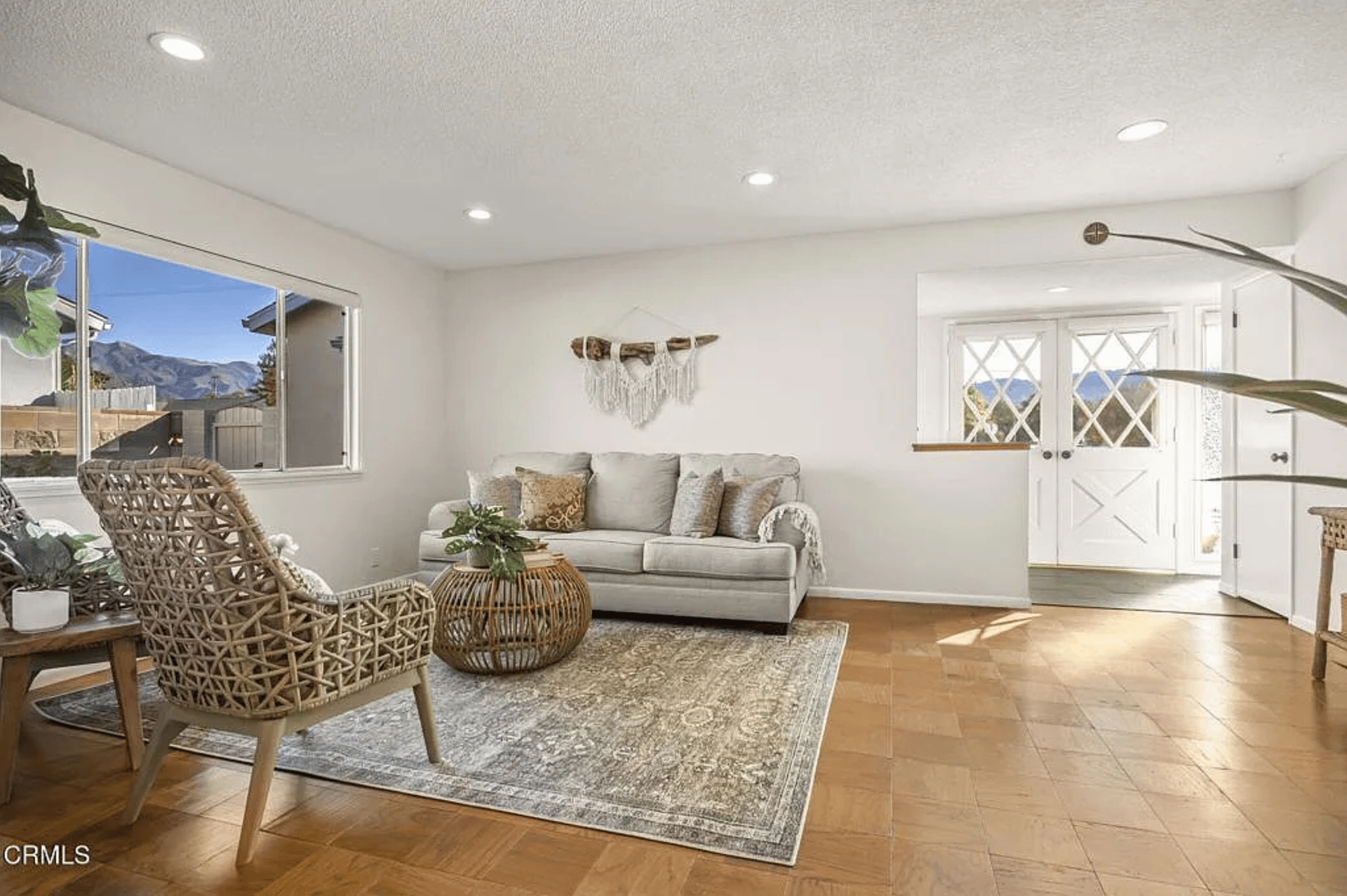213 S Carrillo Road