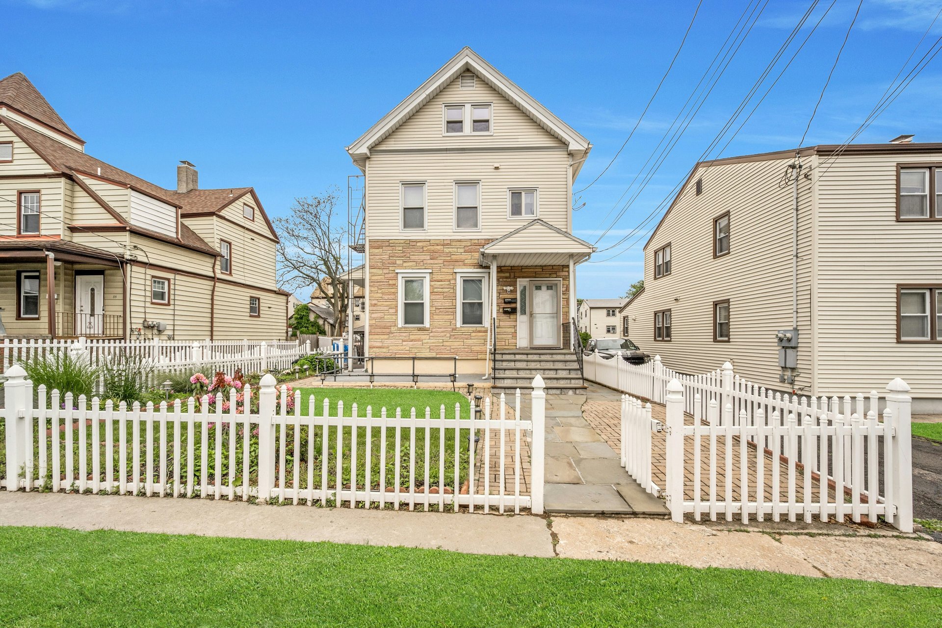 39 Alto Avenue