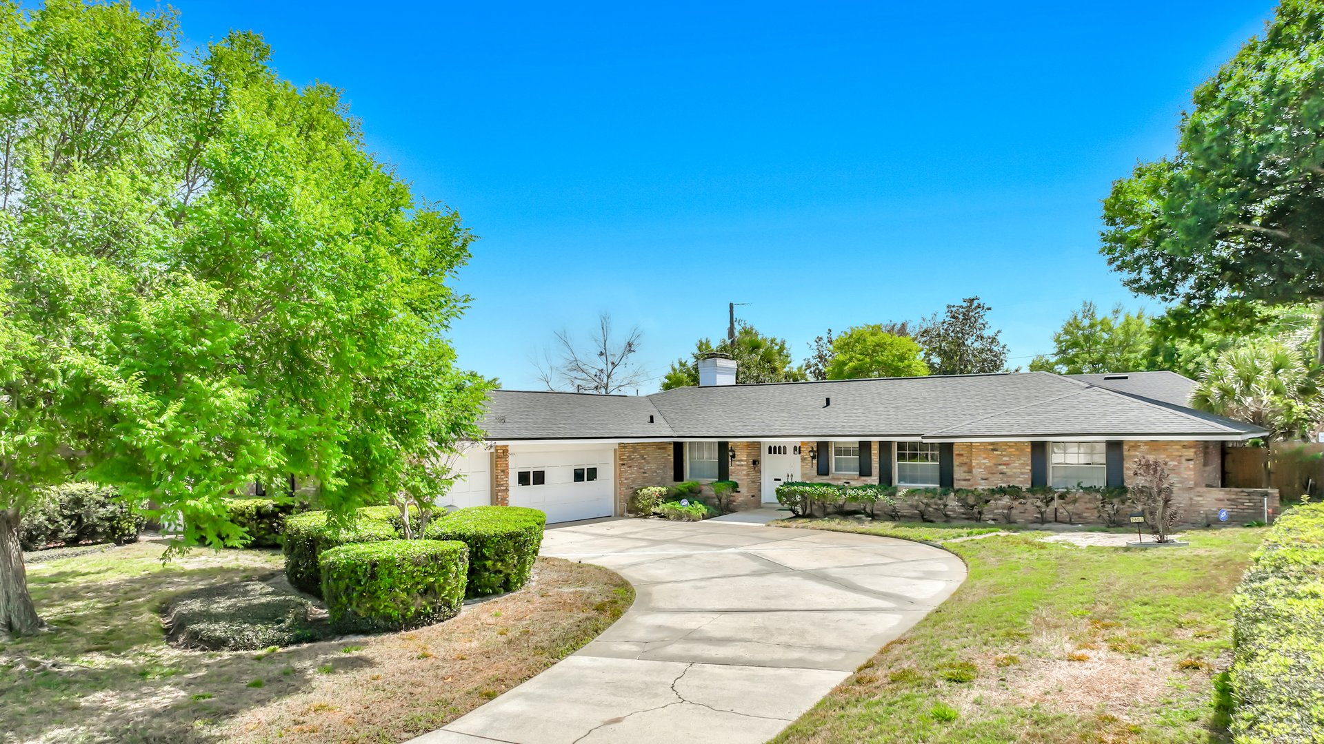 Mid-Century Modern 4-Bedroom in Dommerich Hills, Maitland