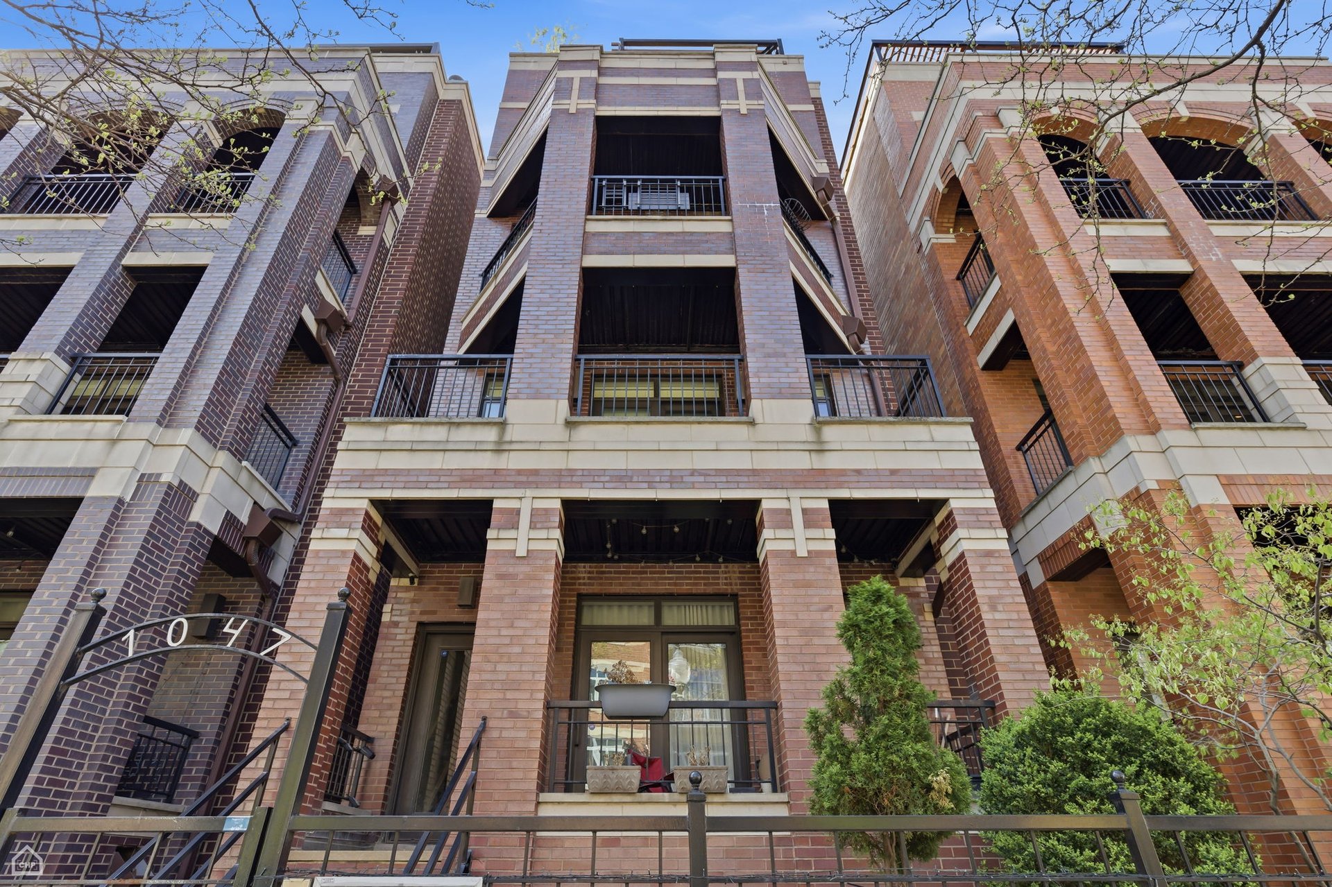 1047 W Monroe Street Unit 3