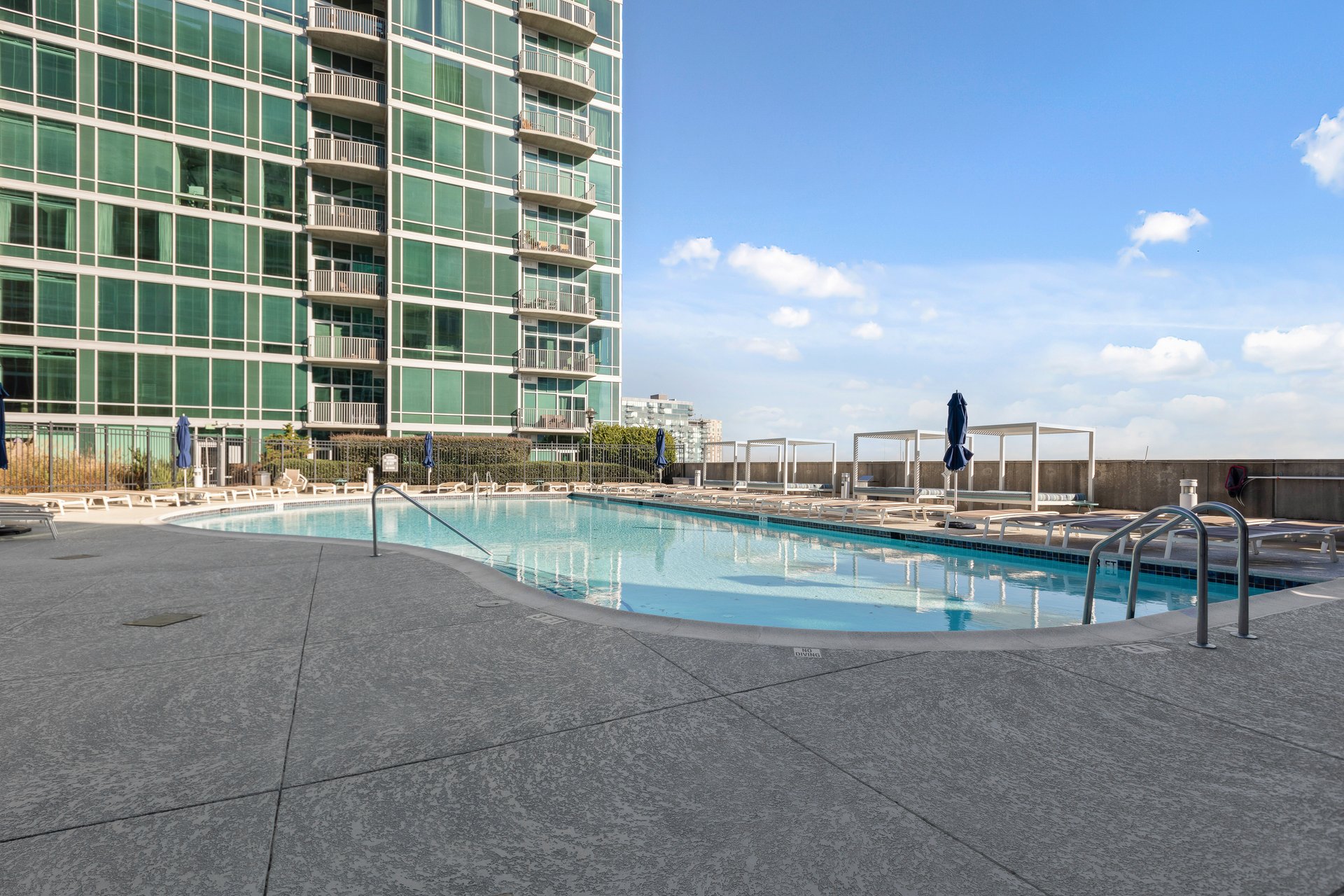943 Peachtree Street NE Unit 913