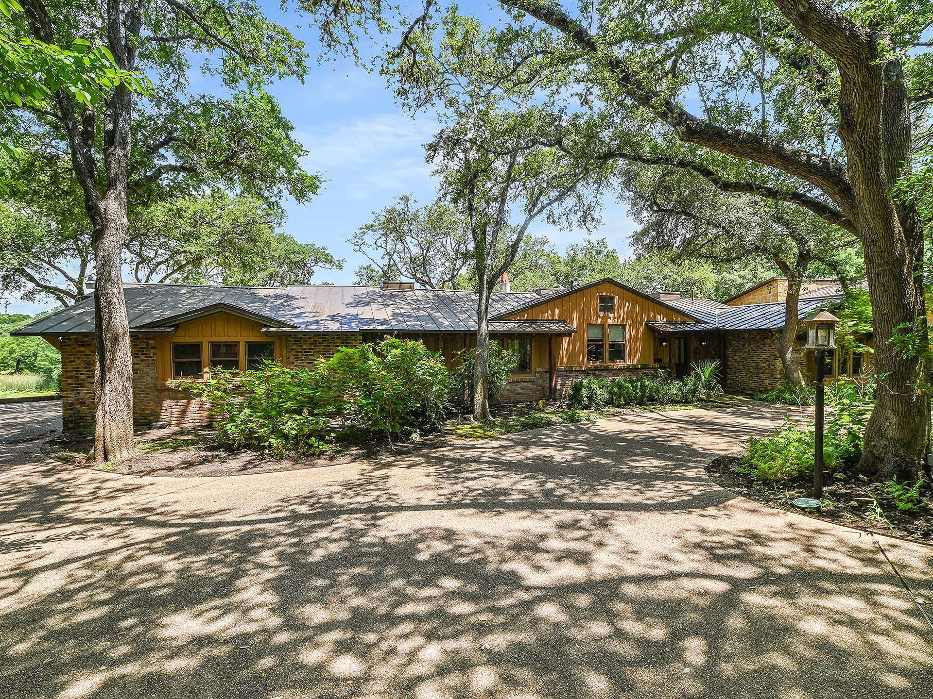 3711 Taylors DR