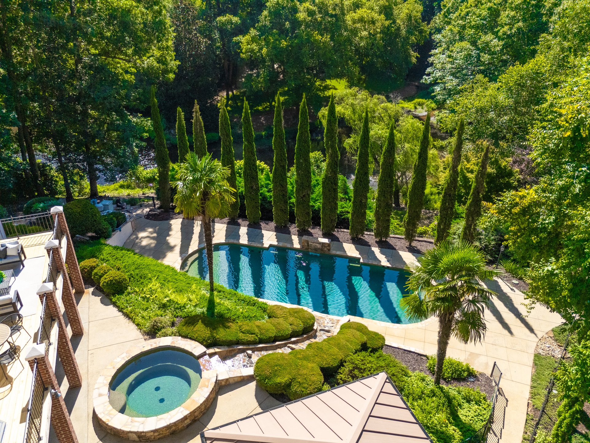 1055 Hedgerose Lane