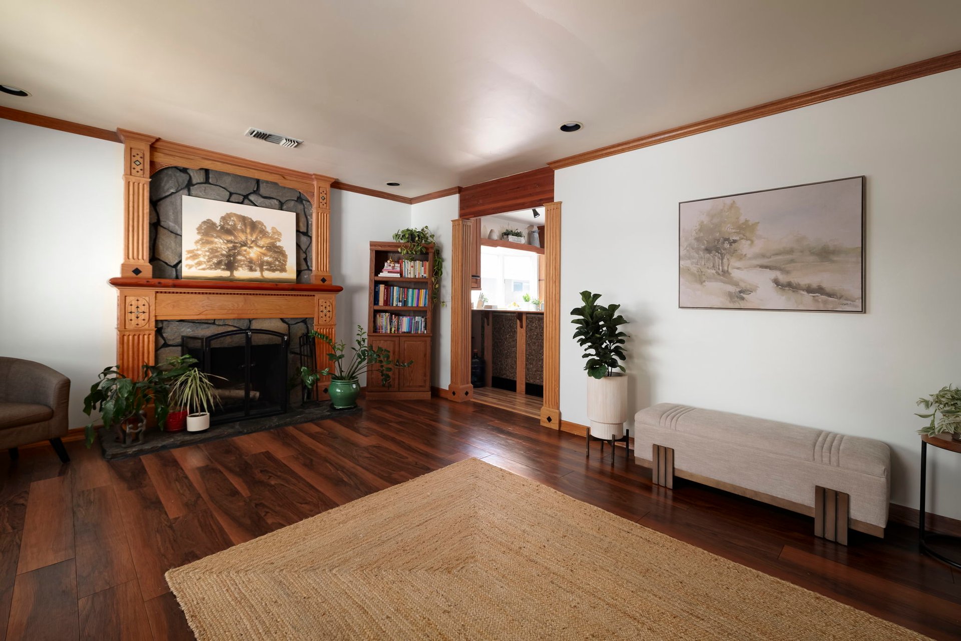 2-Story Historic Cabin Home in La Crescenta - Breathtaking Verdugo Mountain Views!