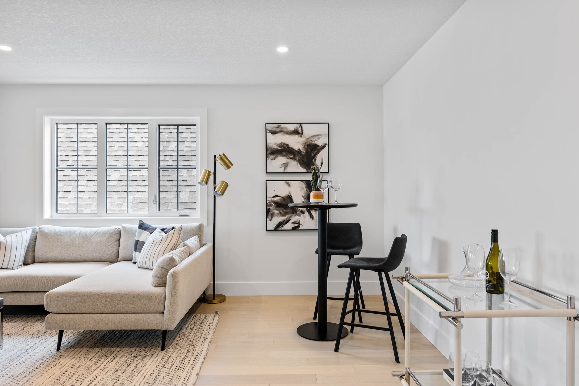 227 Calais Drive SW