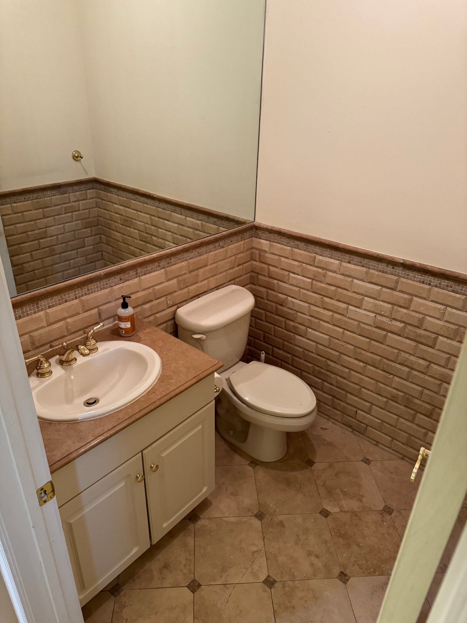 426 Hillside Ave