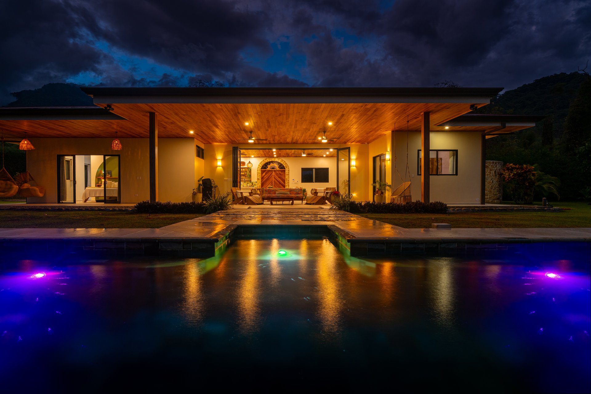 Modern Tropical Retreat - Private Oasis in Ojochal