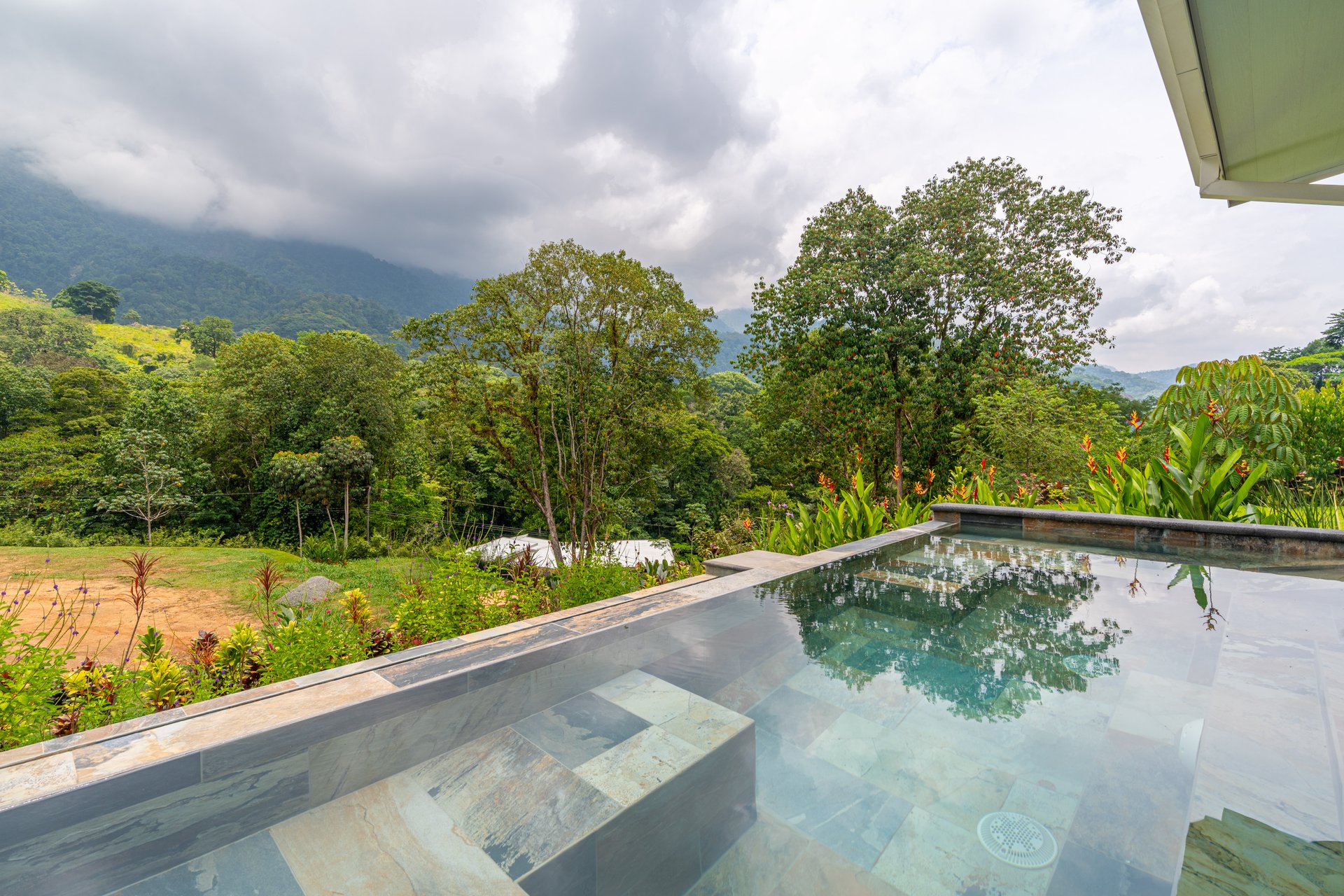 Stunning 4-Bedroom Home with Mountain Views – Perfect Blend of Seclusion and Convenience.