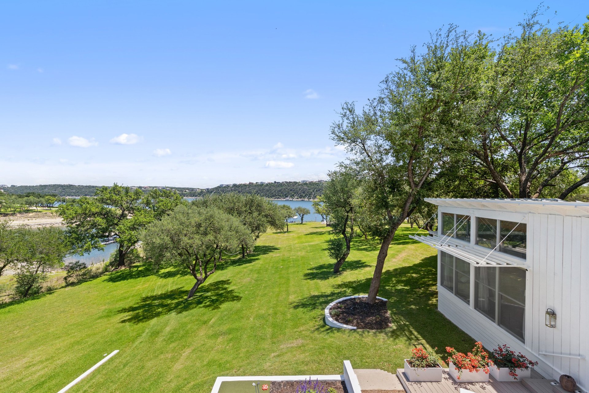 1209 Edgewater Drive