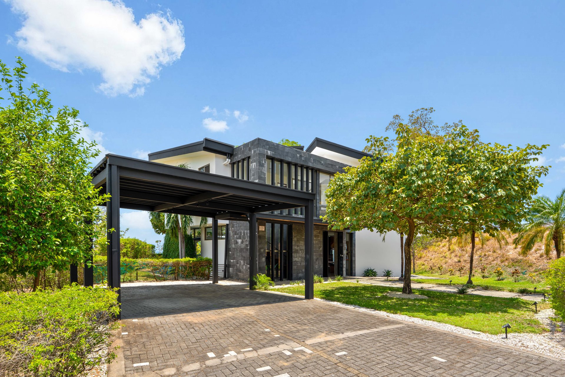 Casa Hijau | Modern Ocean-View Surf Home in Marbella
