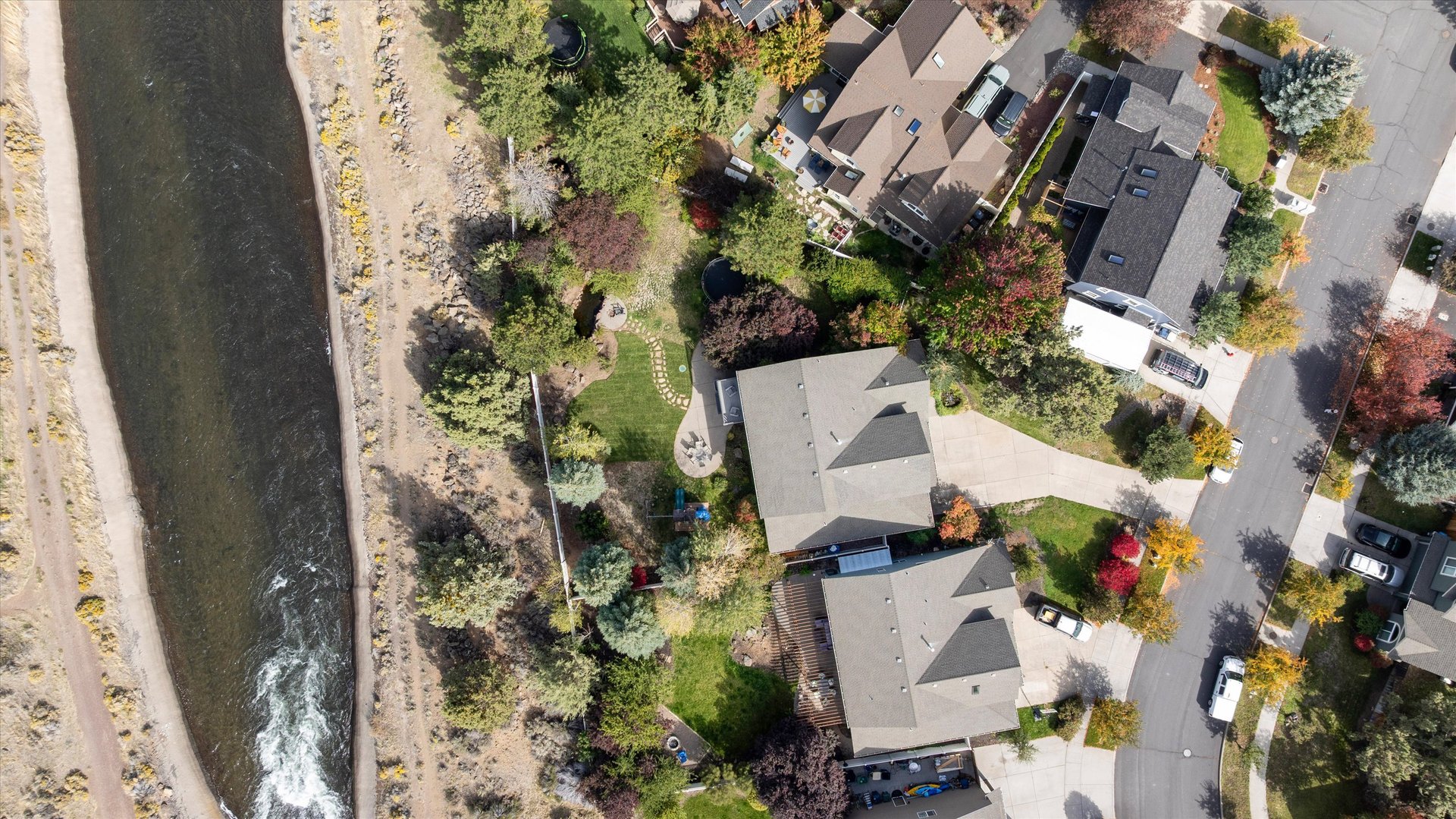 2048 NE Cradle Mountain Way