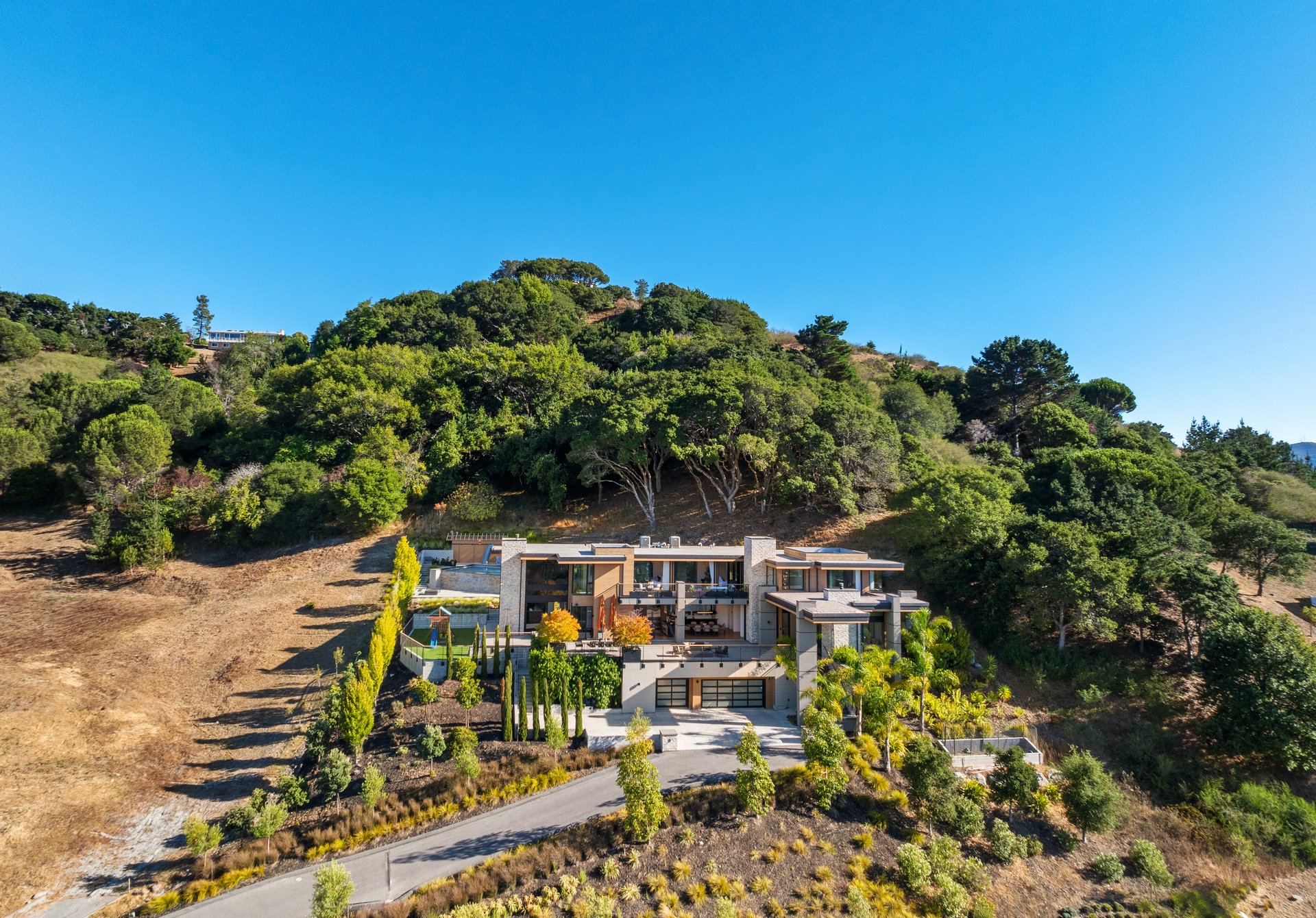 Modern Luxury - Completed in 2019