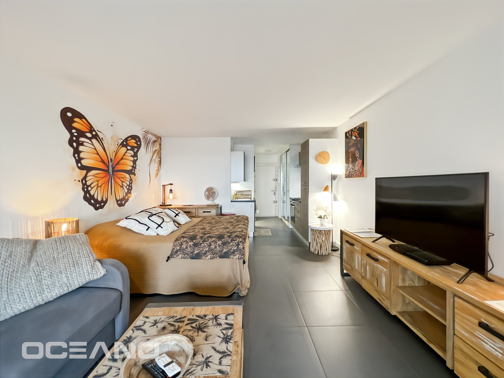 Sea View Apartment with Terrace & Pool