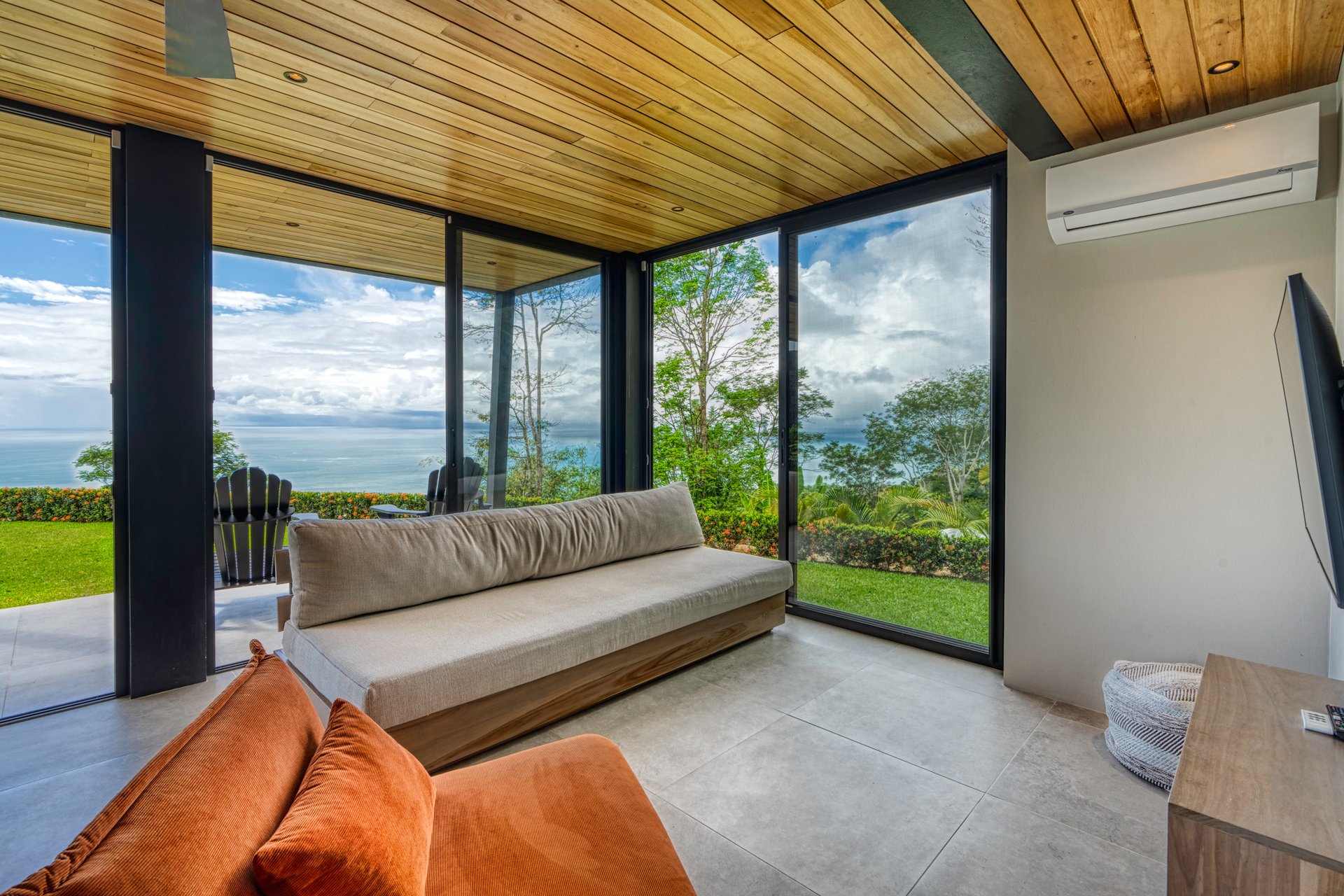 Hermosa Retreat Villa in the Heart of Costa Rica