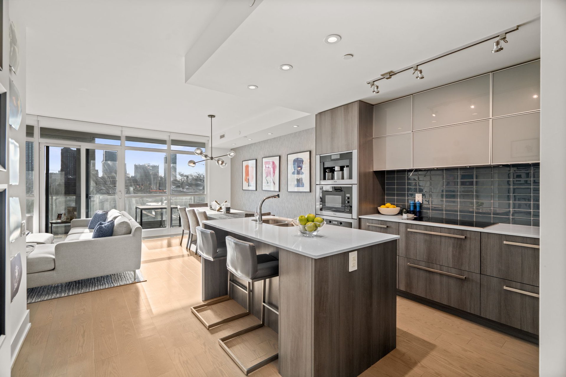 SOLD: Stunning And Chic