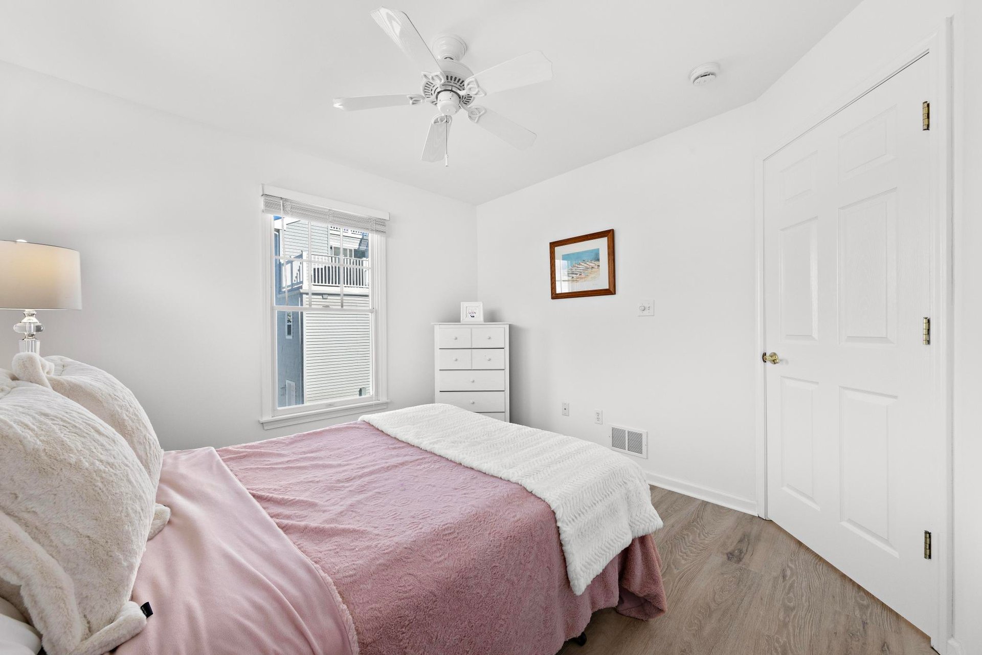 7 W Julia Ave, Long Beach Twp