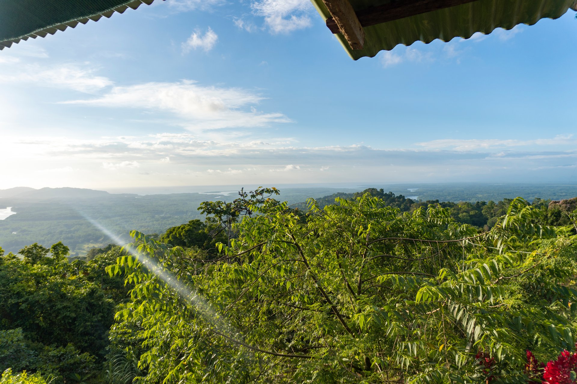 67 acres development (15 titled lots) with breathtaking views in Sierpe