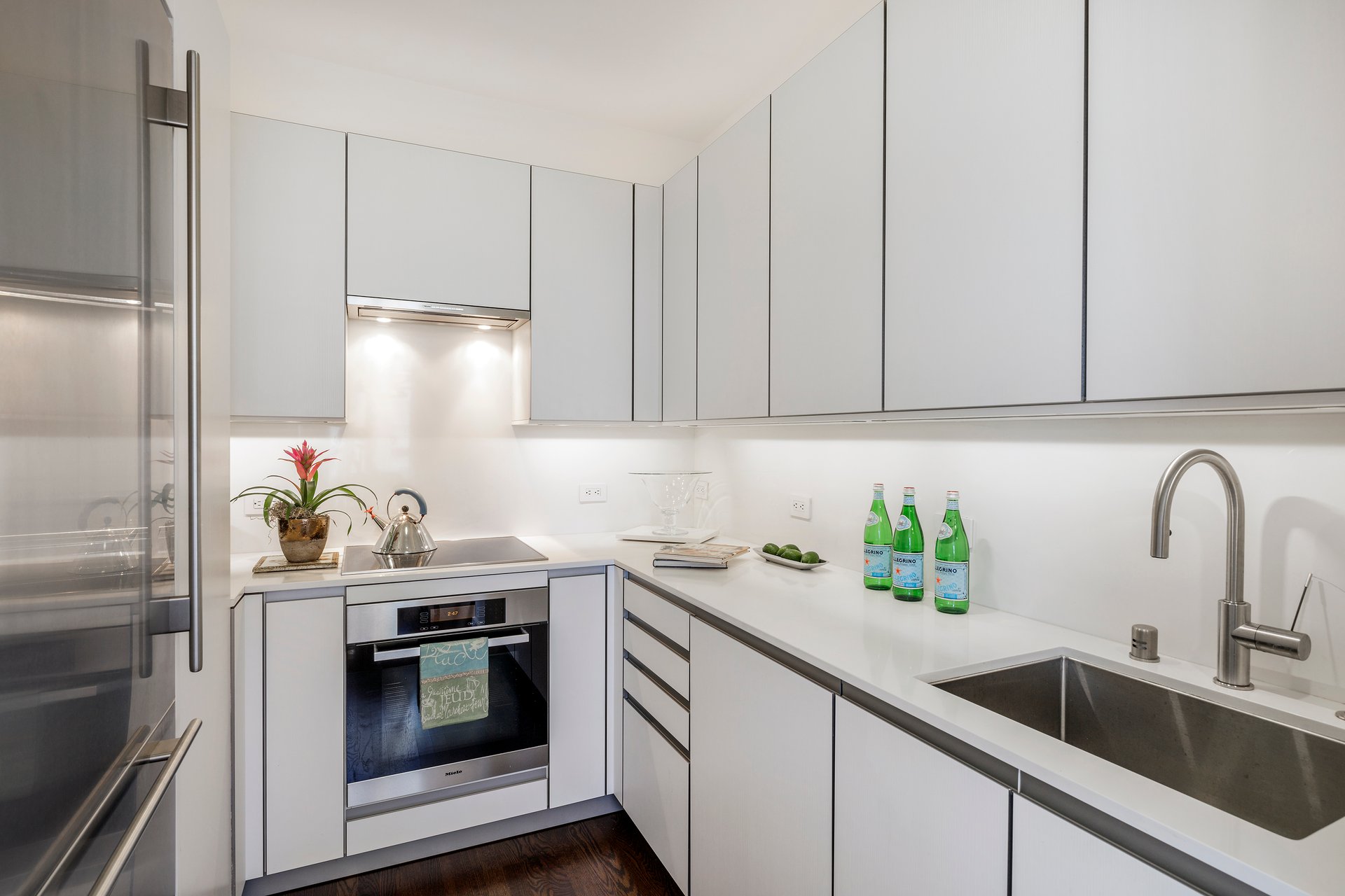 Refined Russian Hill View Condo