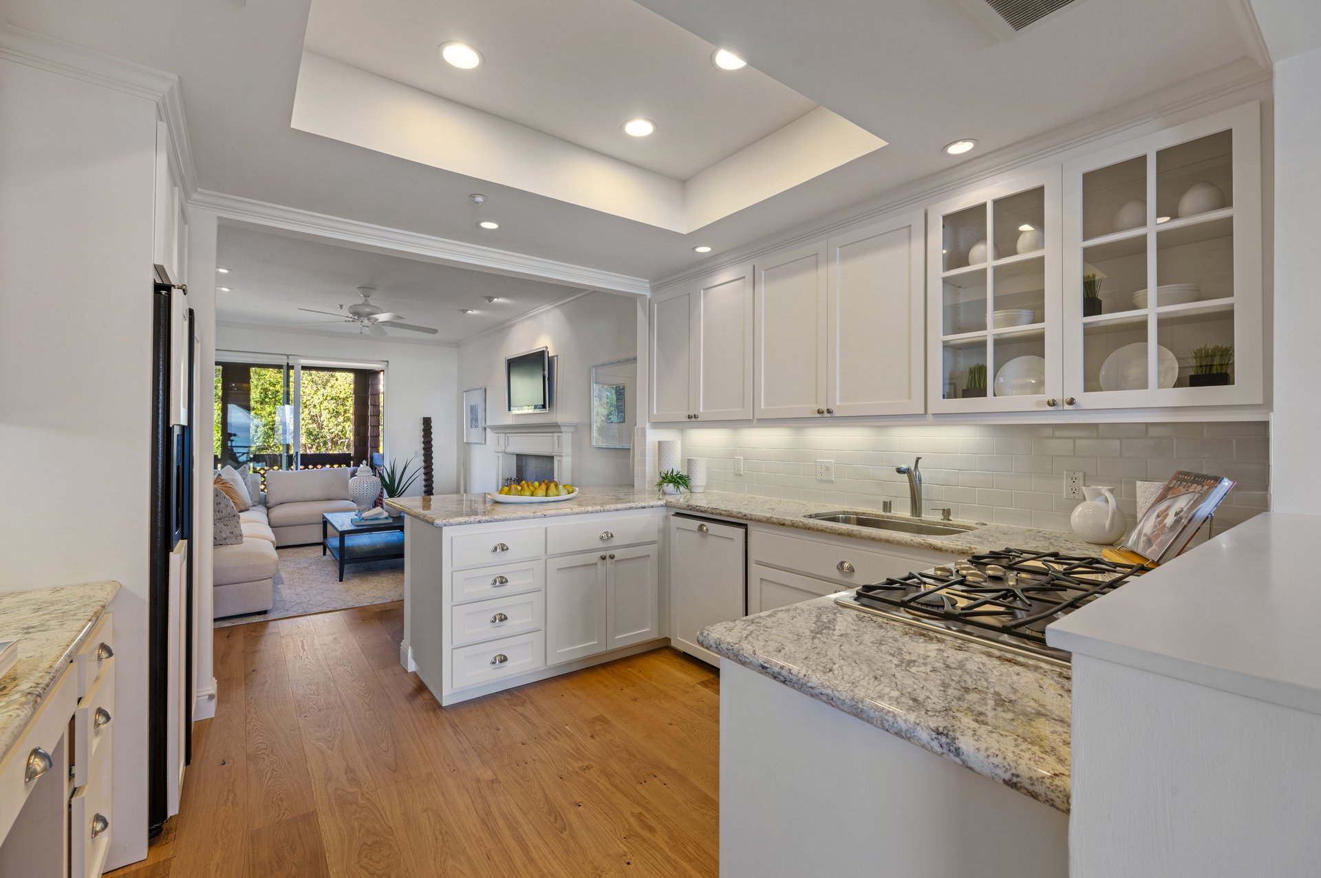 Luxury Condo with Sweeping Bay Views