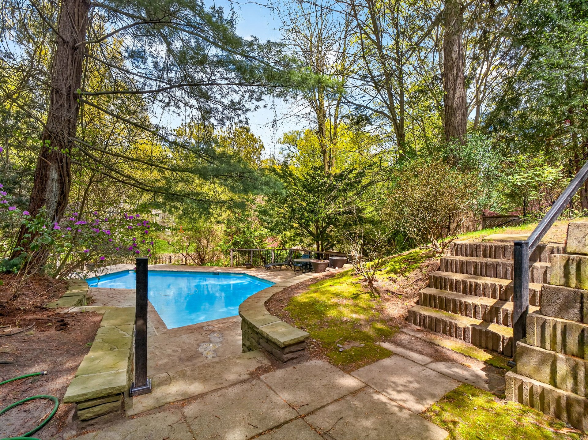 SOLD: Luxurious Country Living In The City