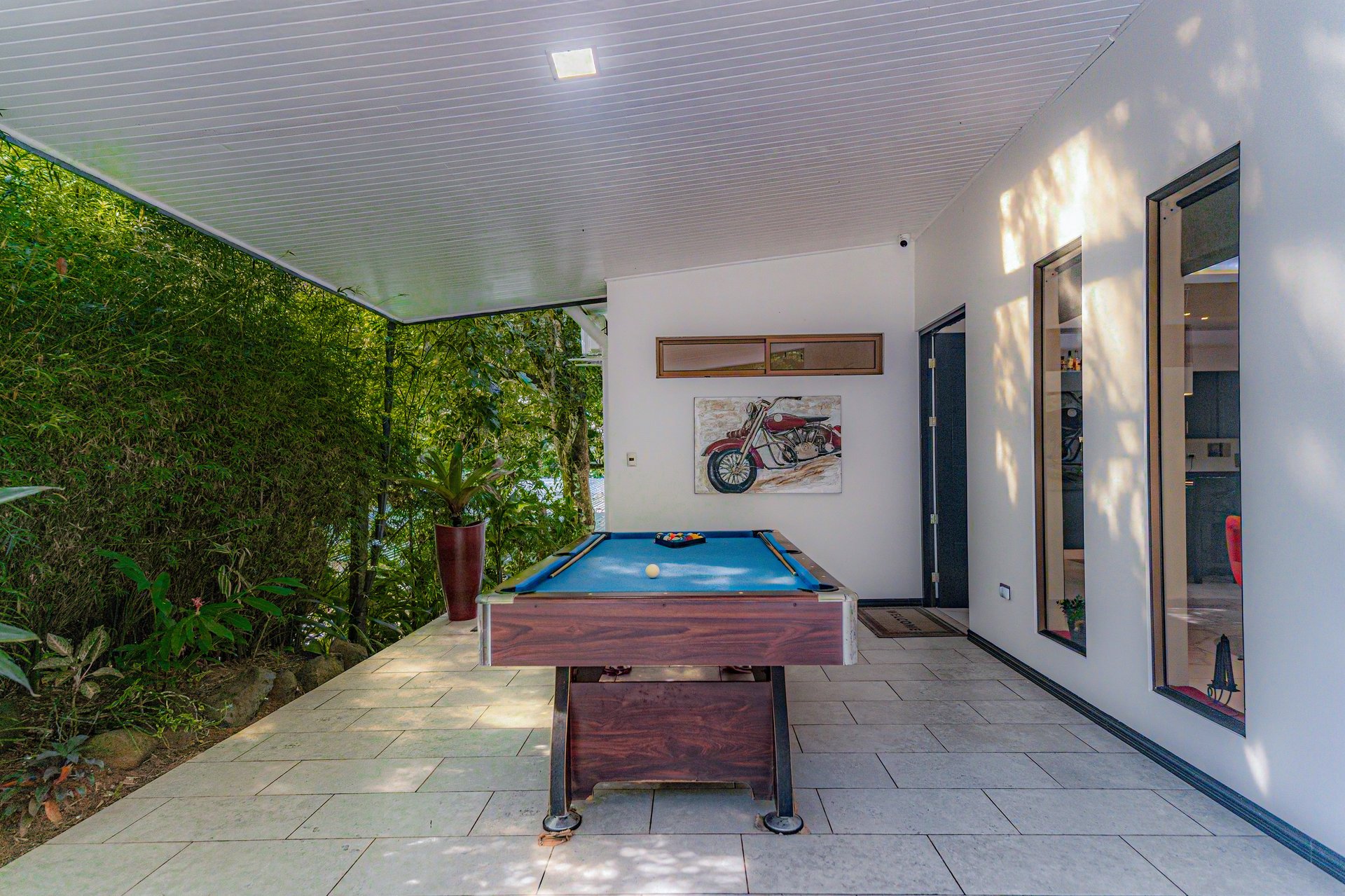 Charming 2 Bedroom Home + Studio located in heart of Uvita 