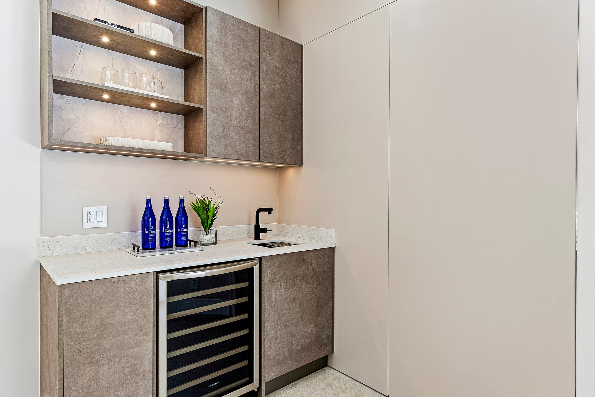 5323 Ascot Bend