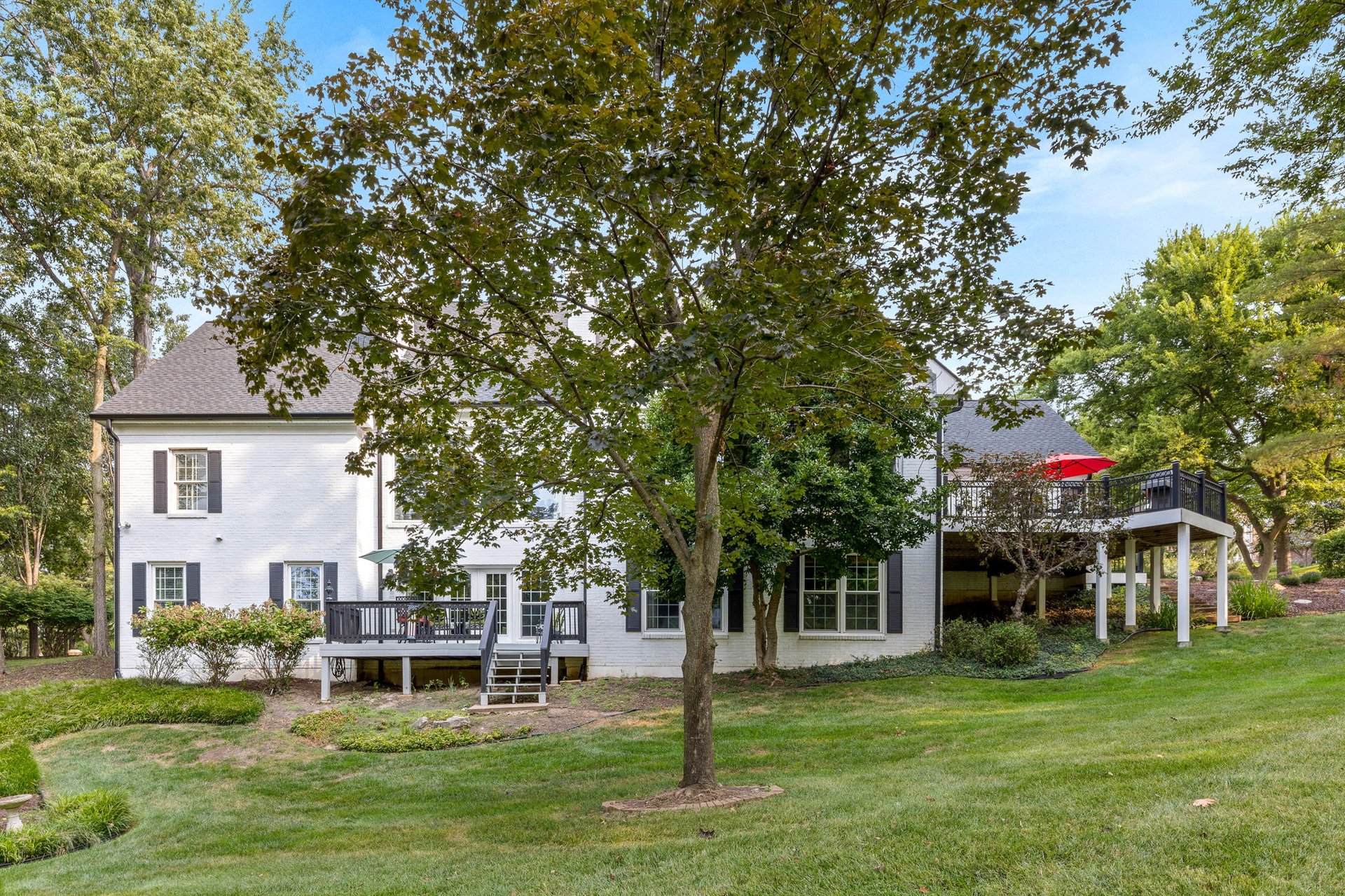 6 Whitmoor Court