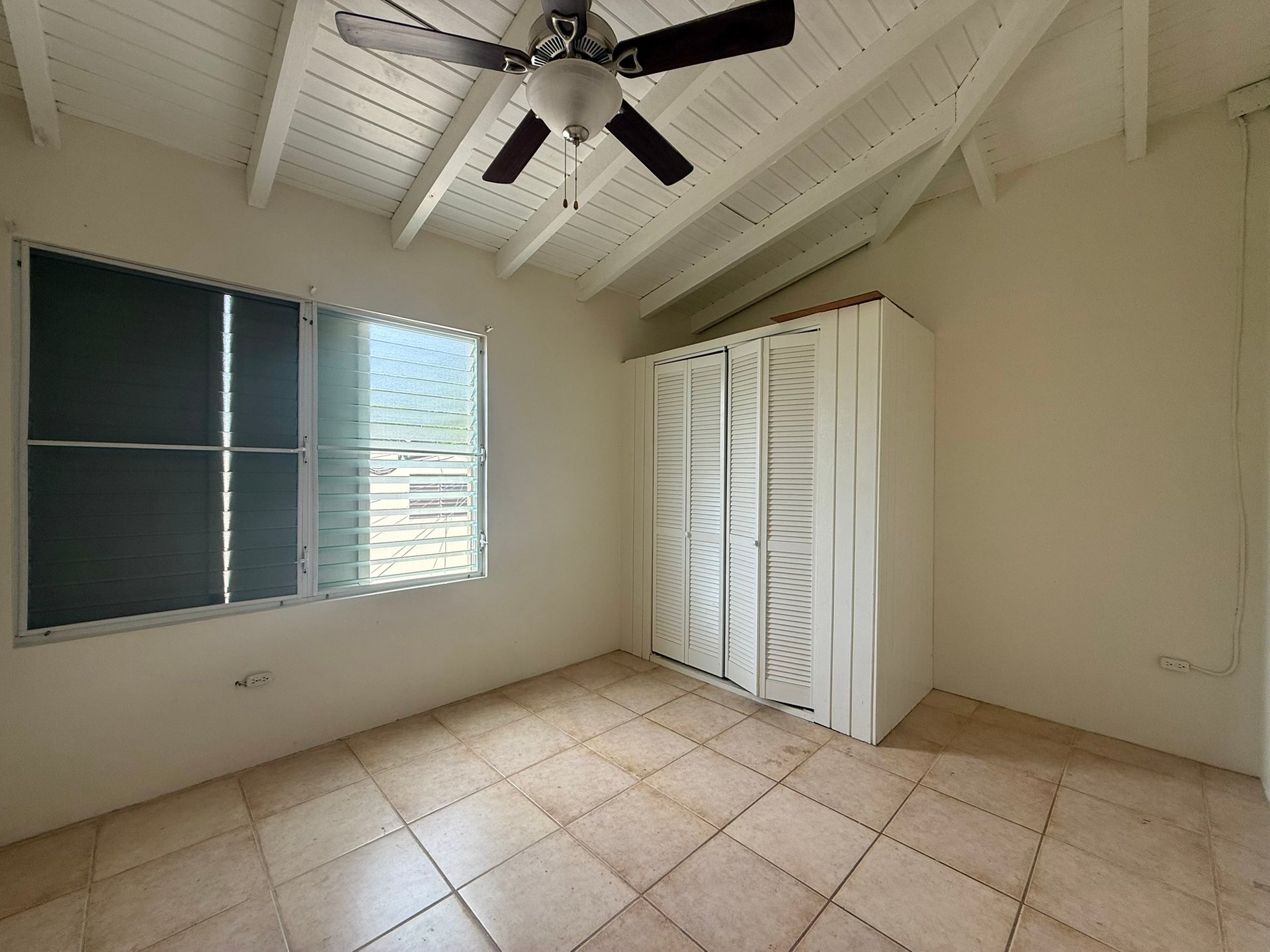 1141 Chapel Hill 3 Bedroom Apartment