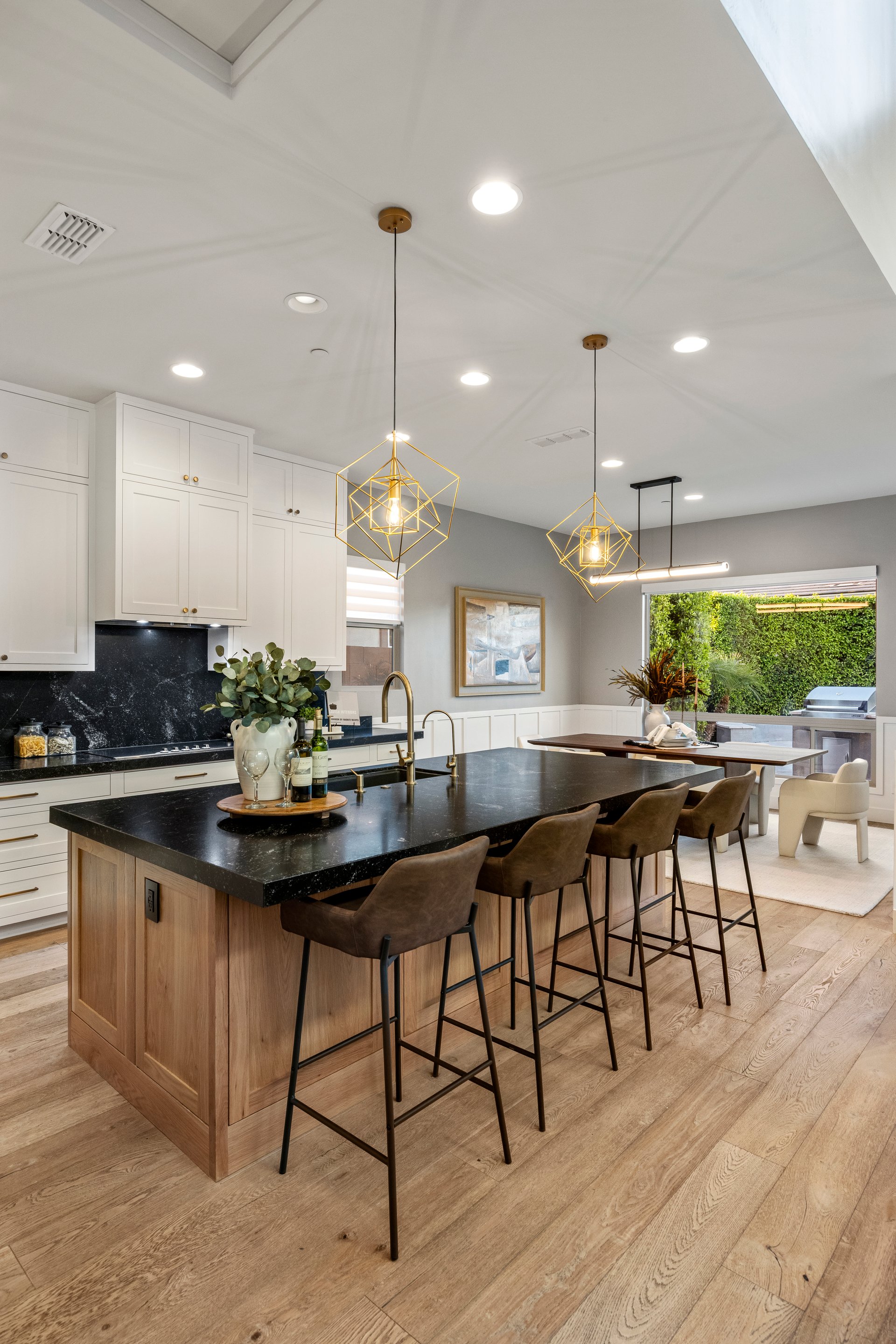 3020 E LOS GATOS Drive