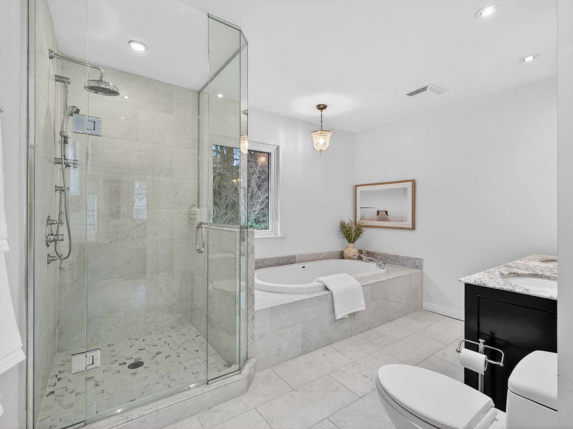  SOLD: Prestigious Forest Hill 